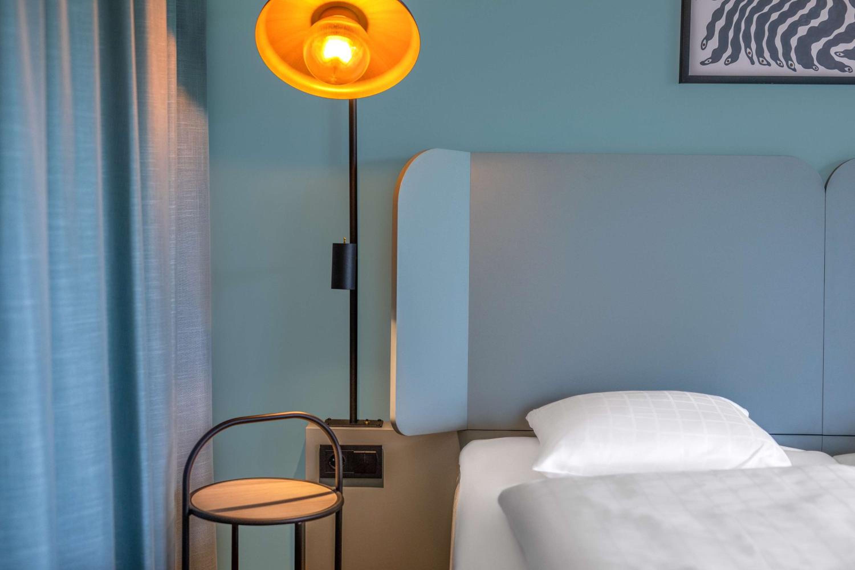 Family Room (2 Adults + 2 Children)