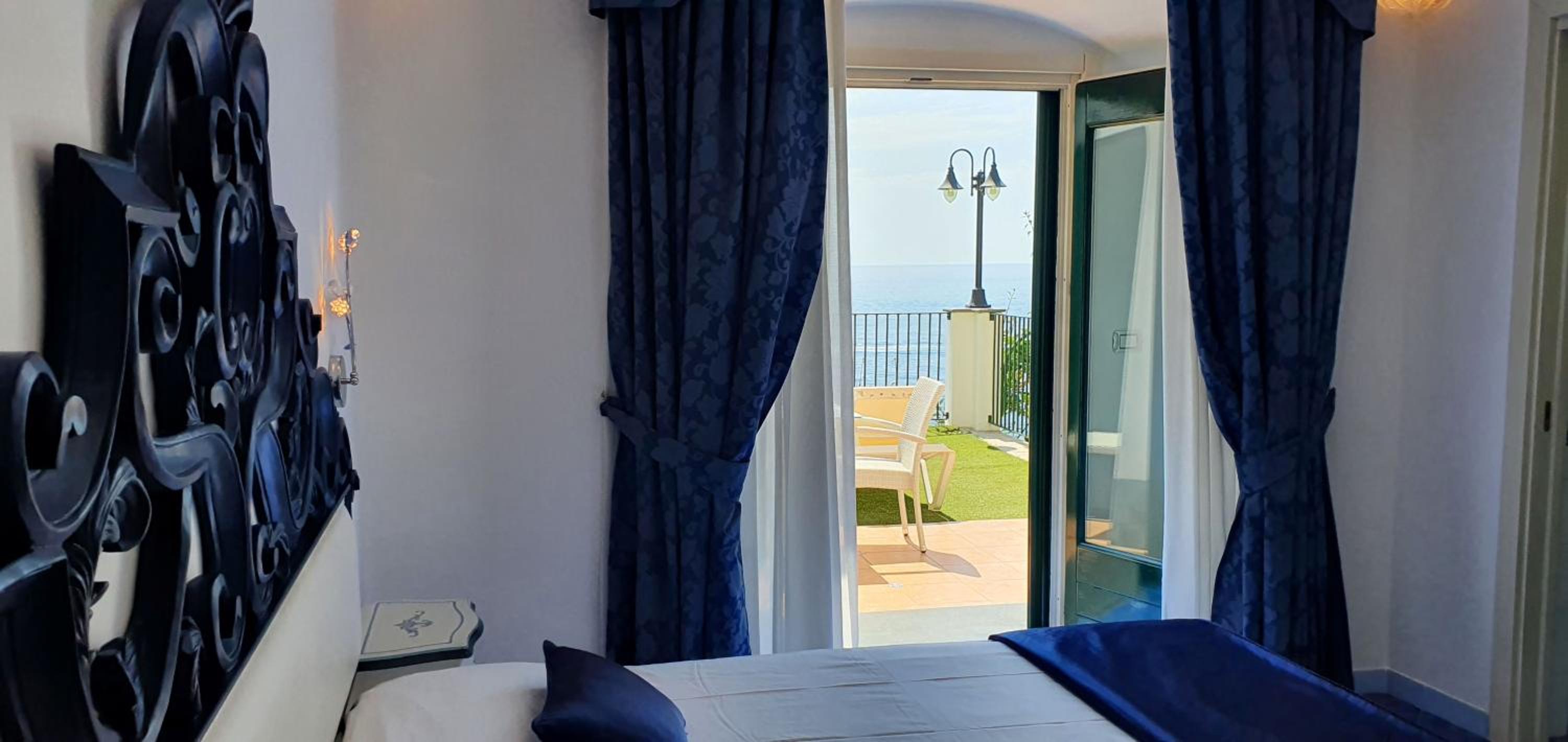 Deluxe Double Room with Sea View