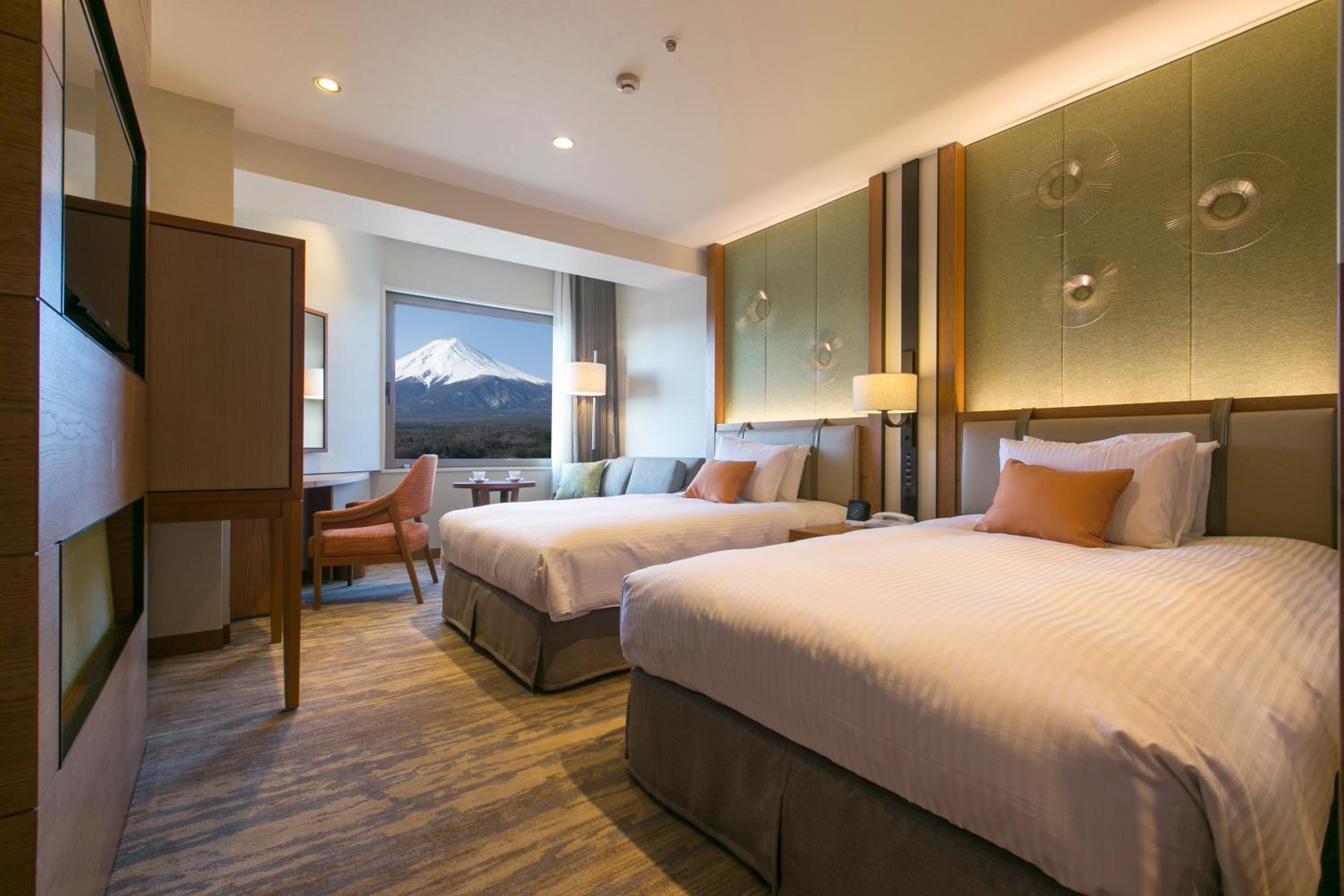 Superior Twin Room on Higher Floor with Mt. Fuji View