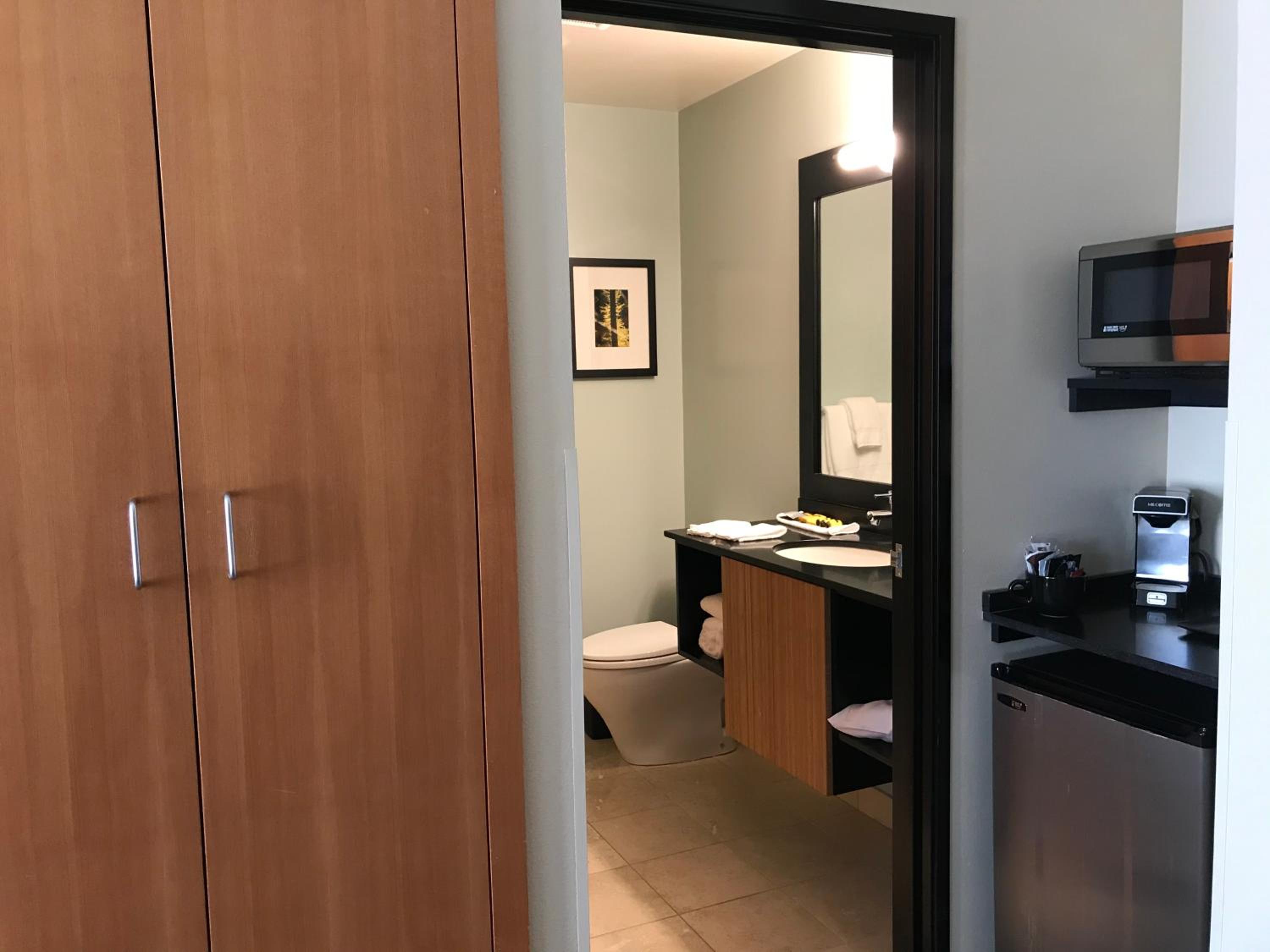 Executive Economy Queen Room - Adults Only - No Pets