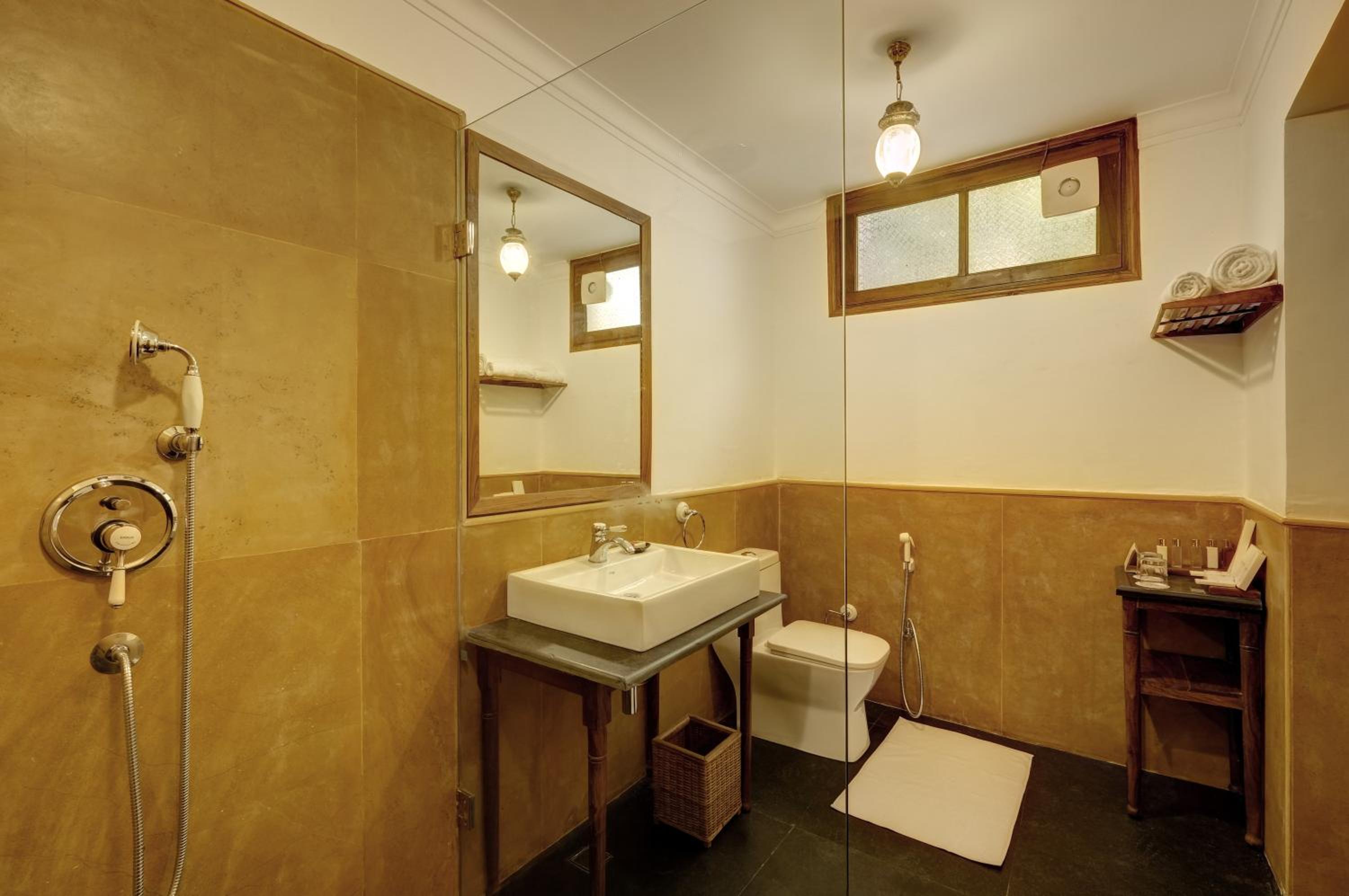Heritage Suite with 20% discount on laundry (upto 5 pcs) | 10% discount on food and beverages