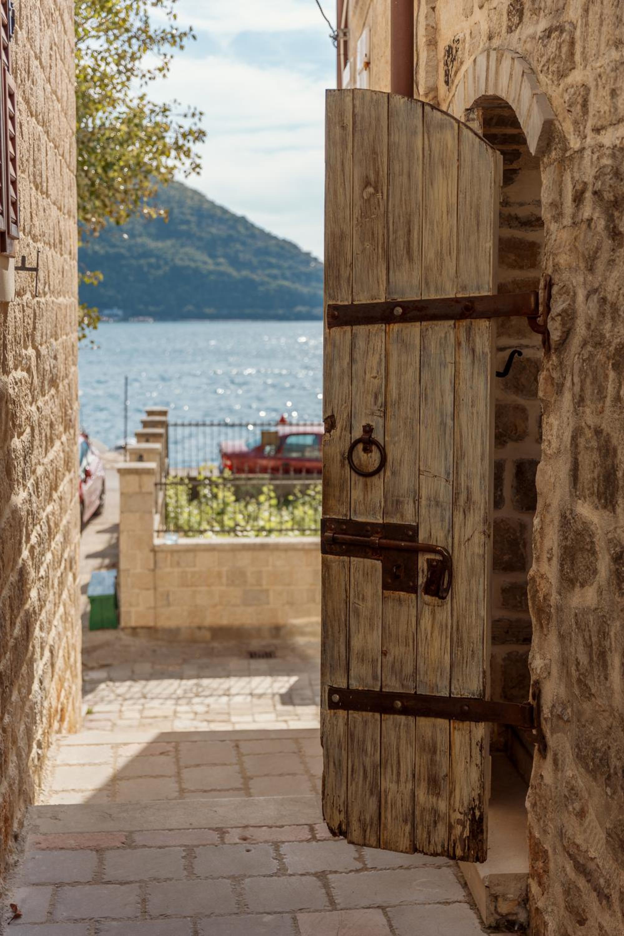 Private Entrance Three Bedroom Villa with Private Garden and Pool / Annex A