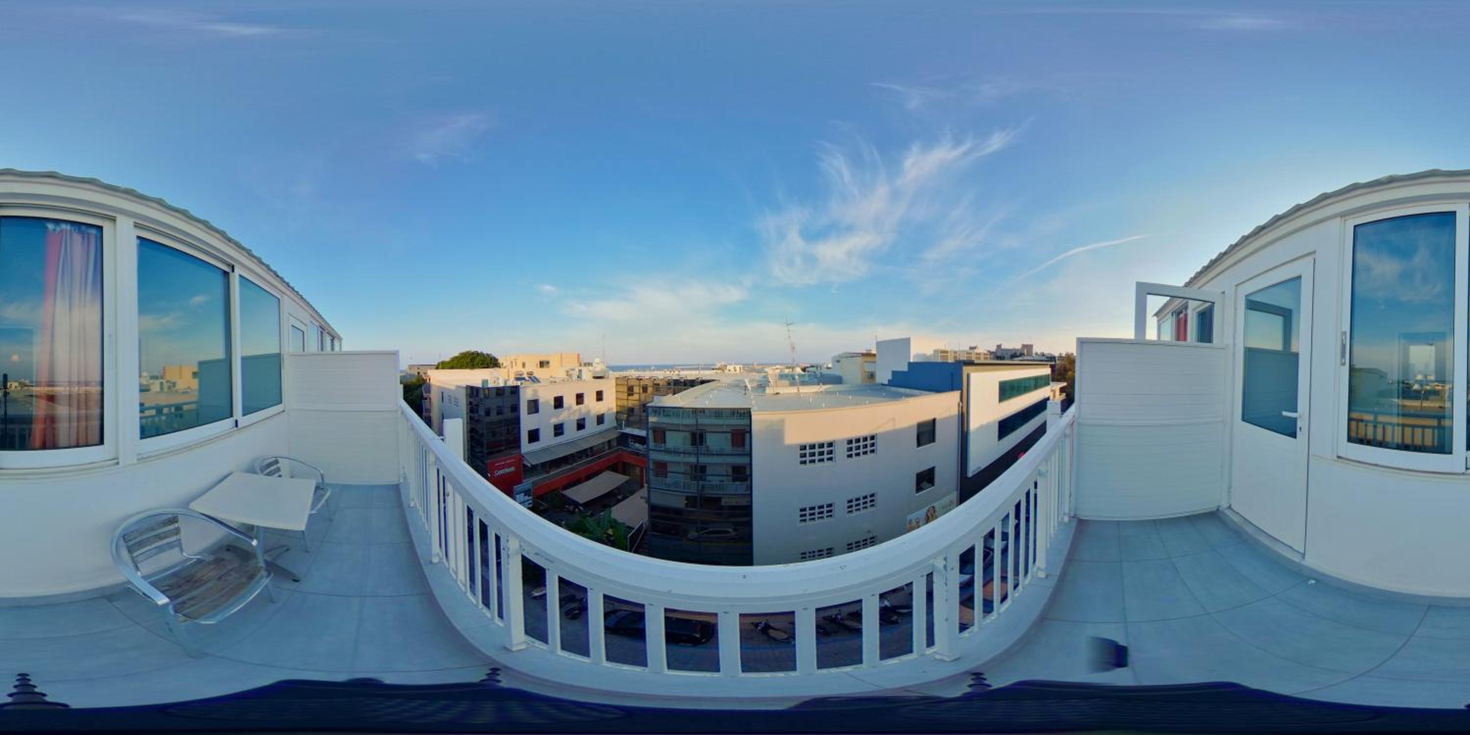 Superior Room with City and Sea View