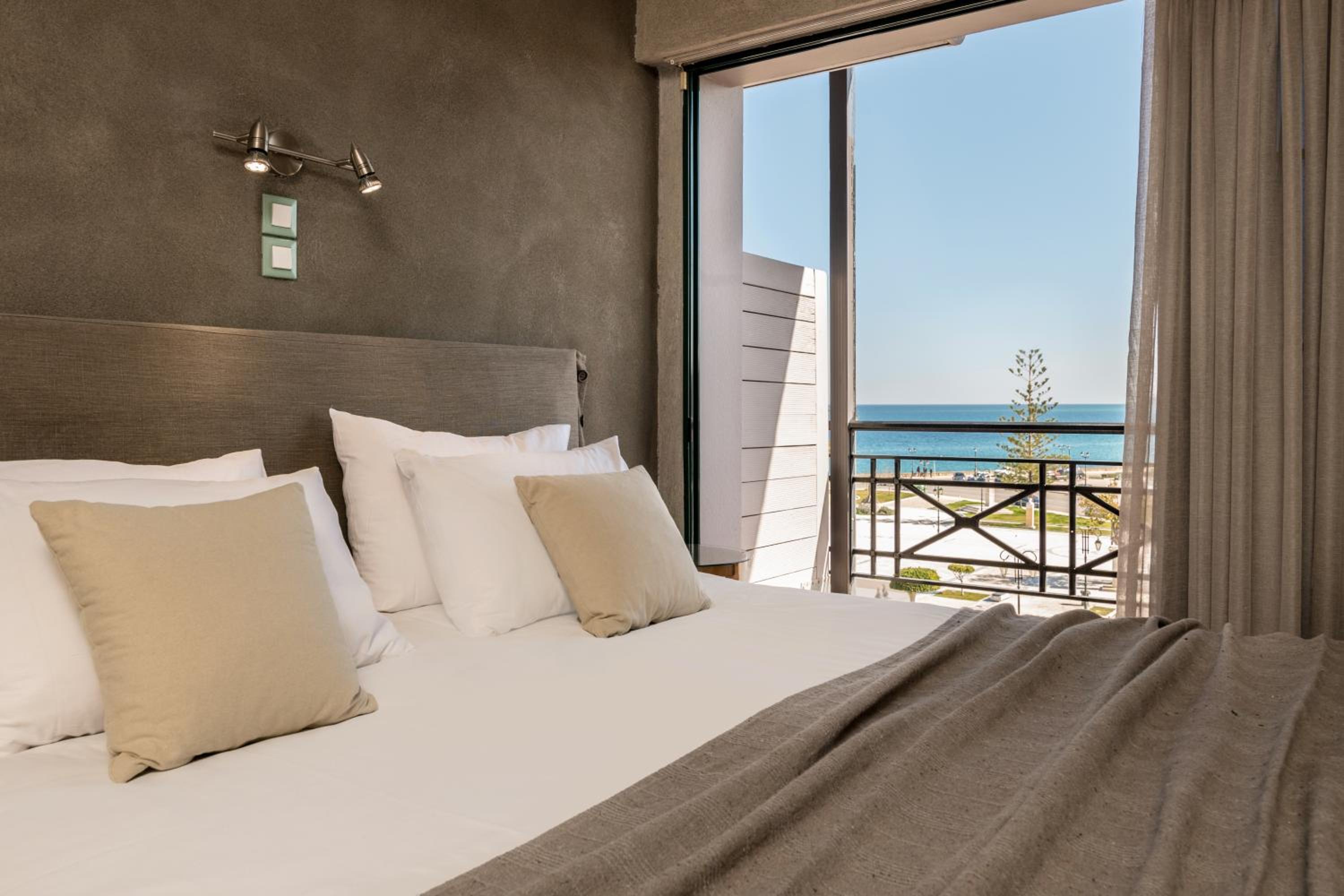 Double or Twin Room with Sea View