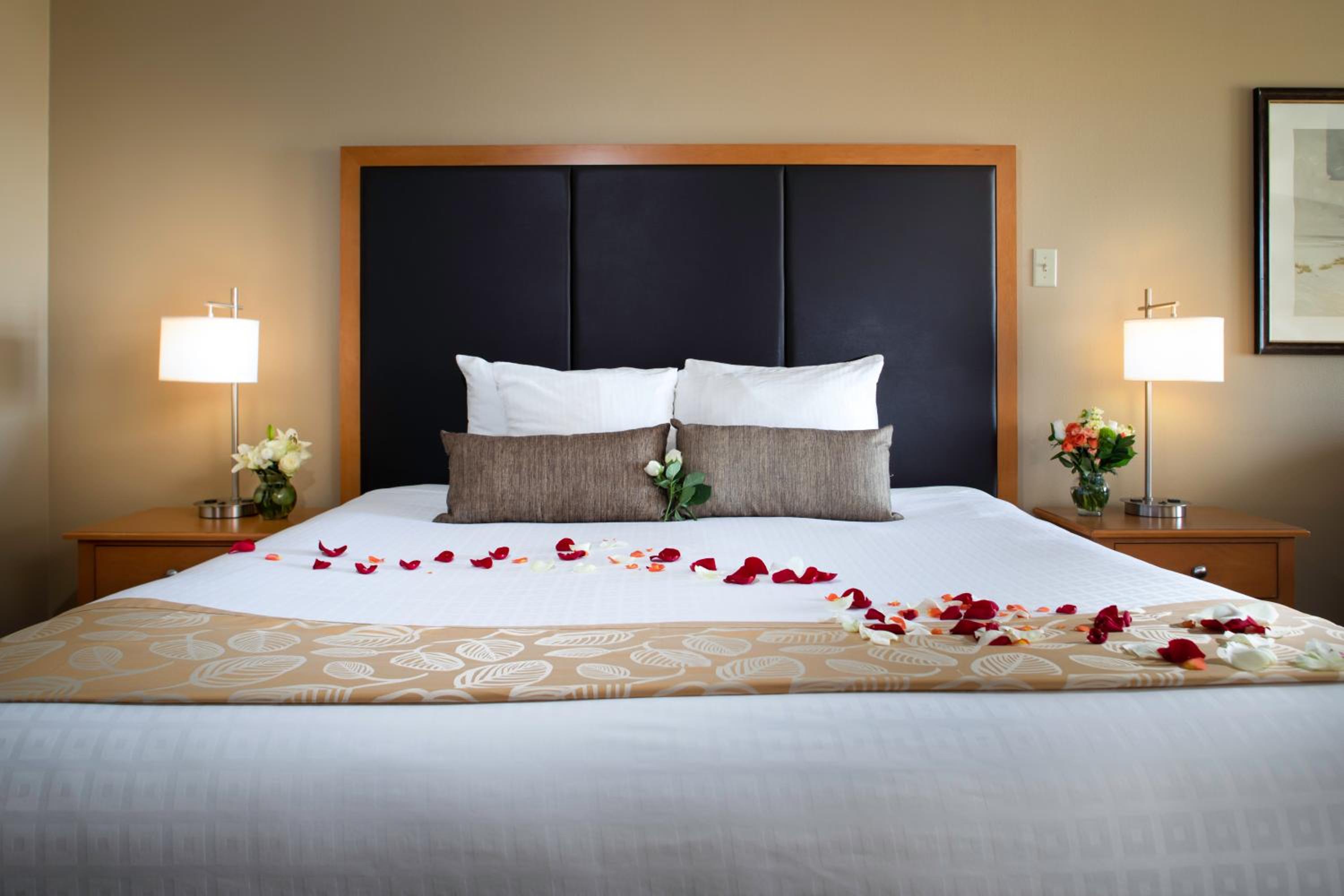 King Room with Balcony and Spa Bath