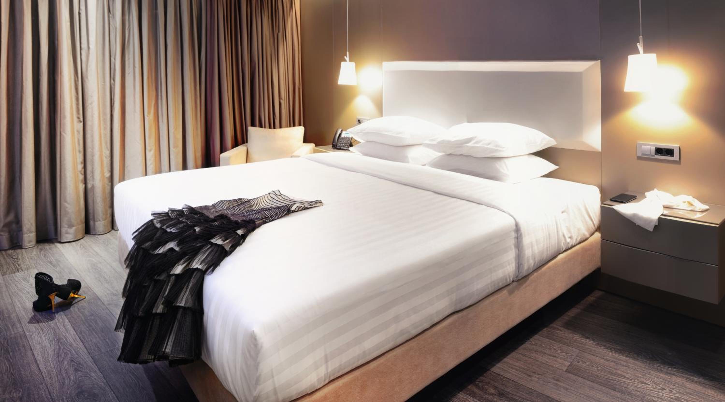 Saz Suite Panoramic City & Lake View