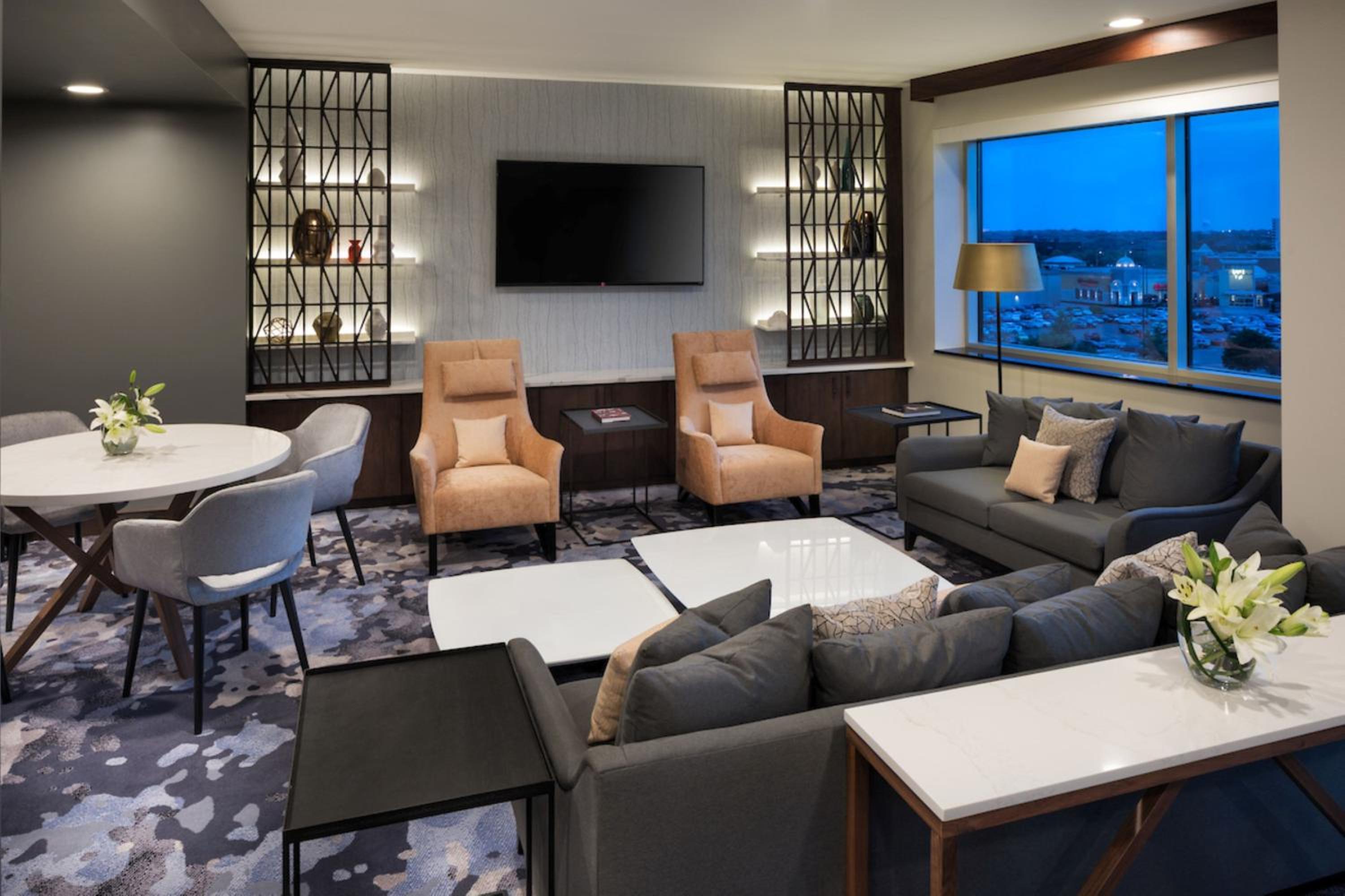 Club, Club lounge access, Guest room, 1 King