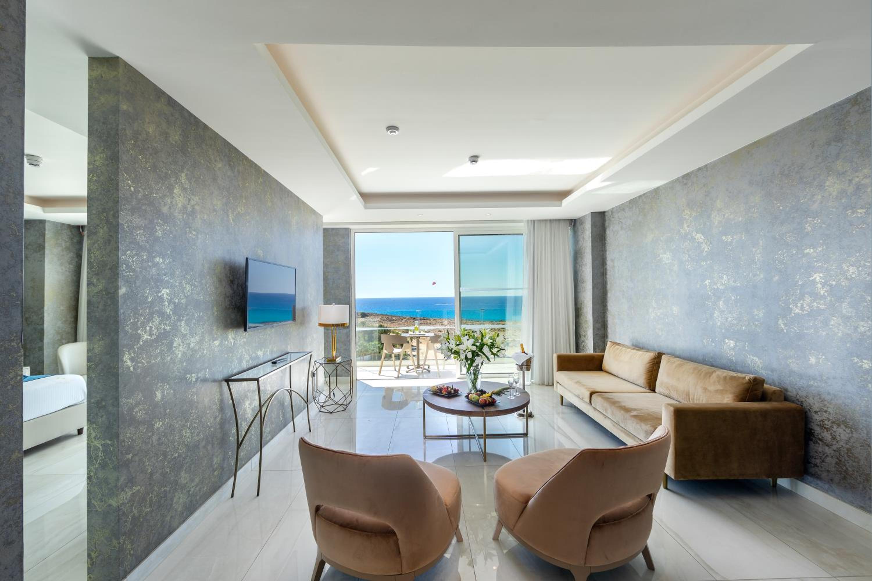 Suite Front Sea View