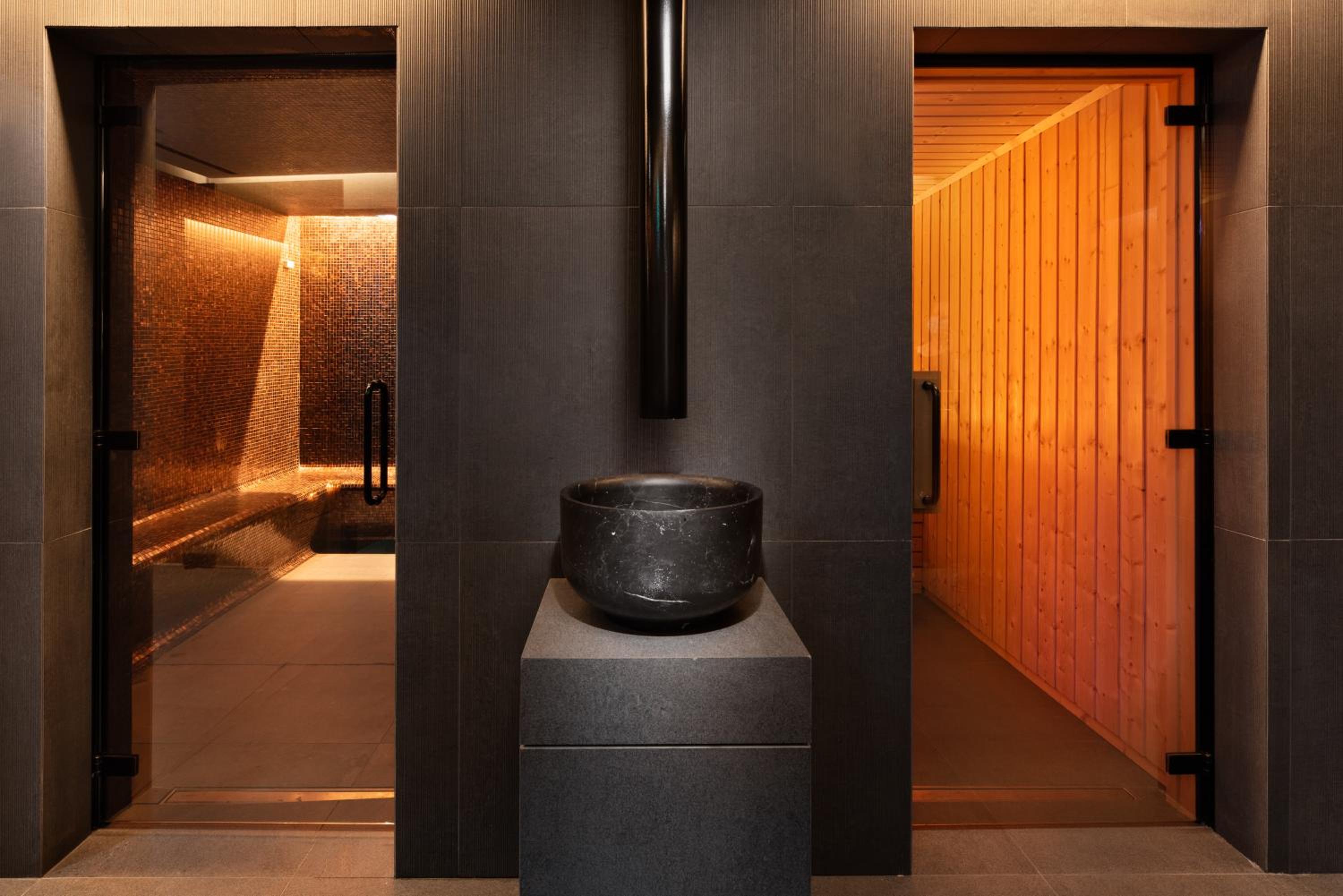 Deluxe Double Room with Aliados View and Spa Access