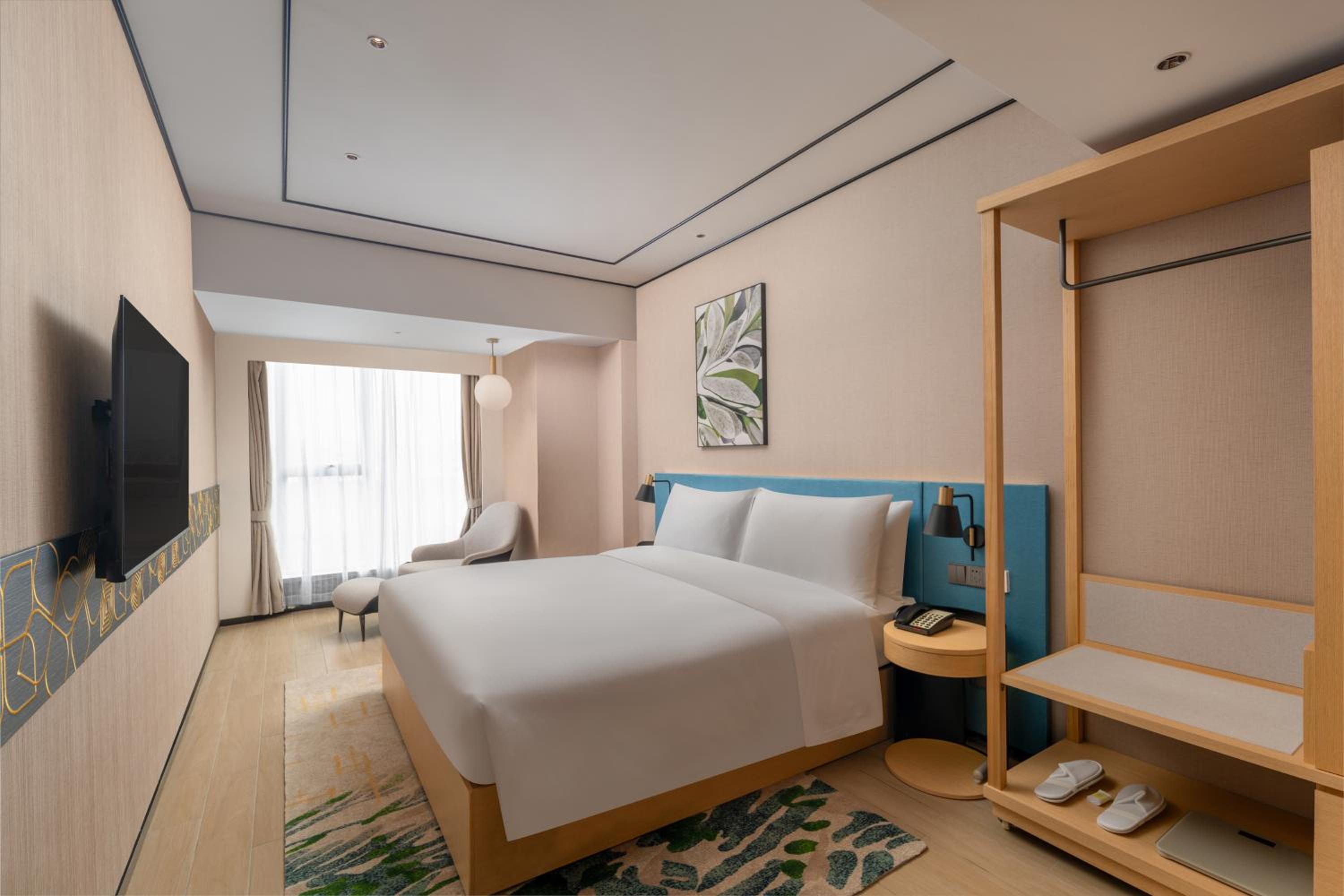 One-Bedroom King Suite