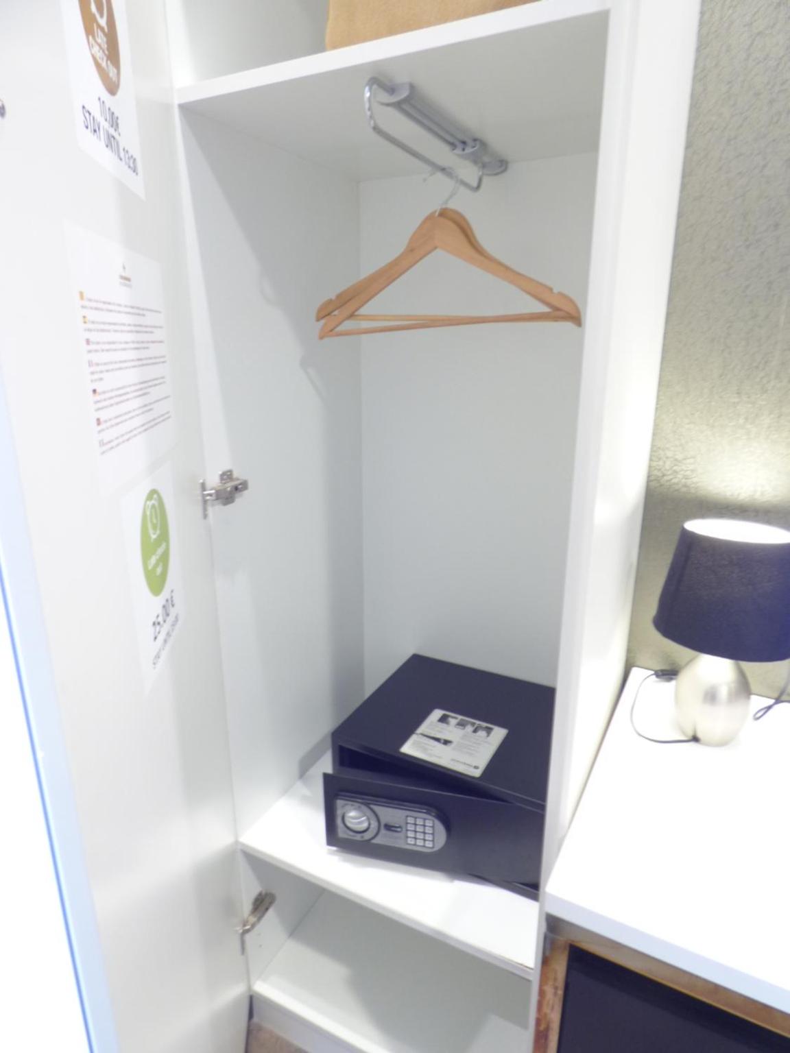 Standard Single Room with Street View