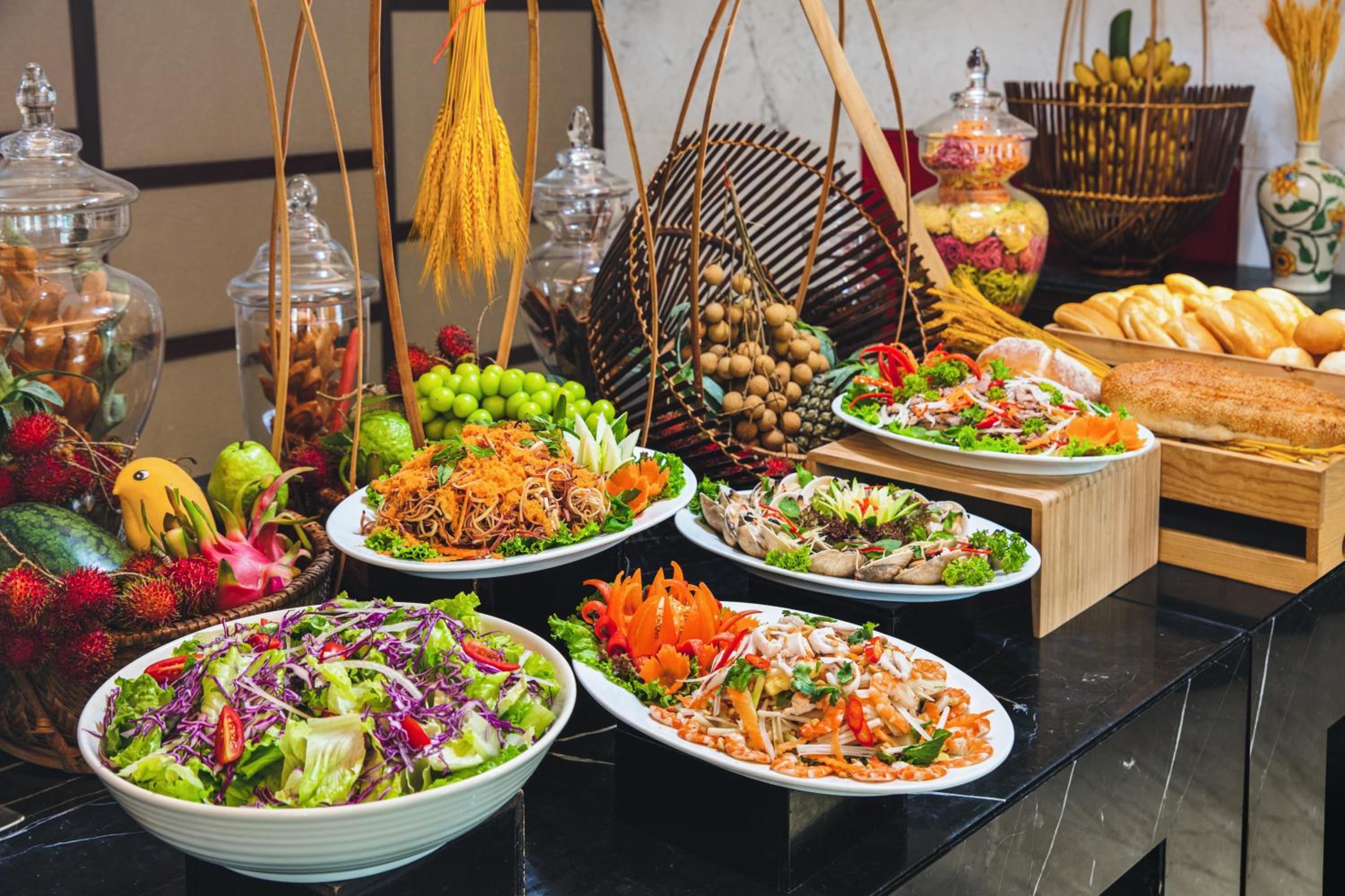 Classic Suite & Delight Dining Cruise