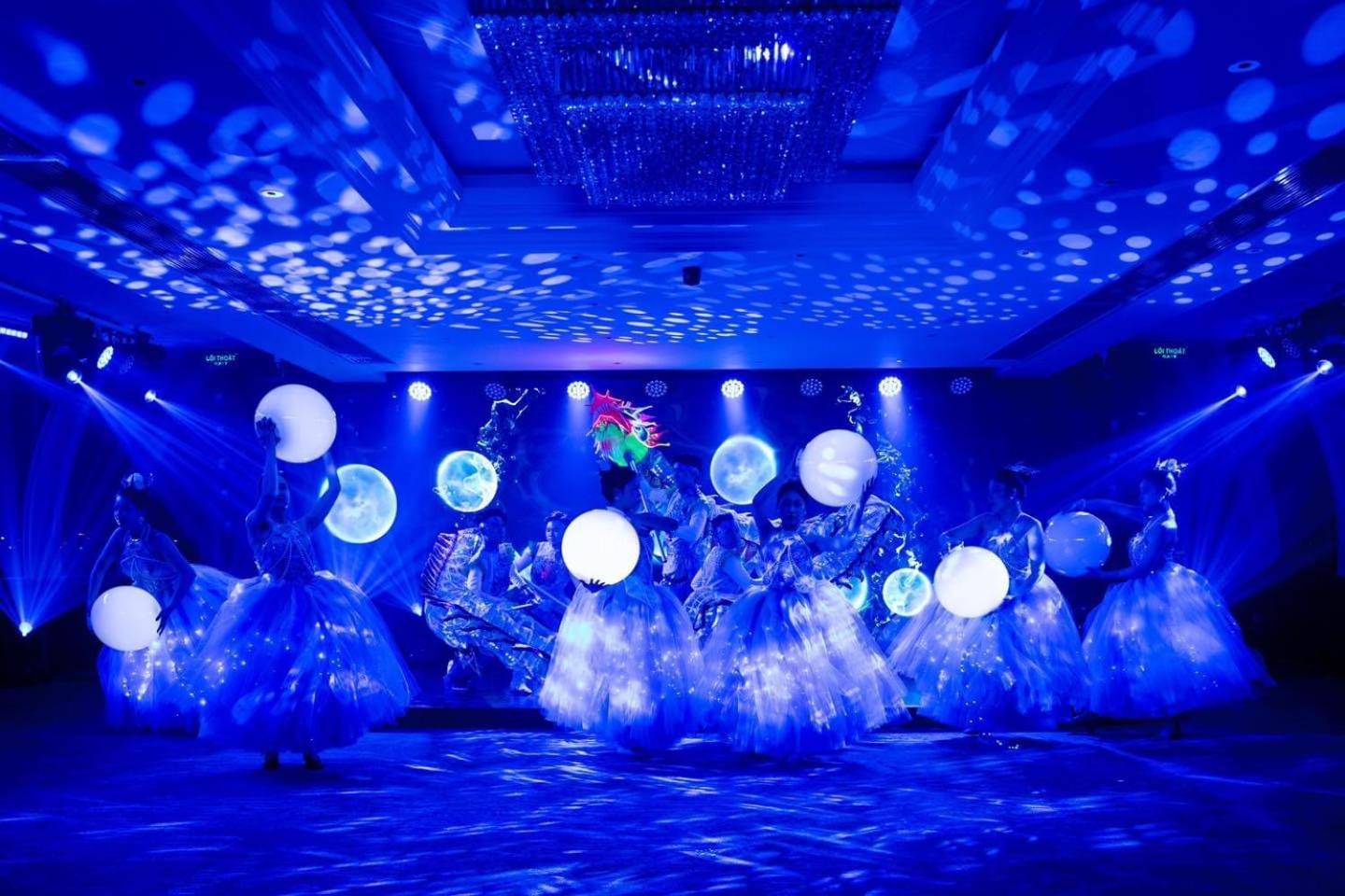 Classic Suite & Delight Dining Cruise