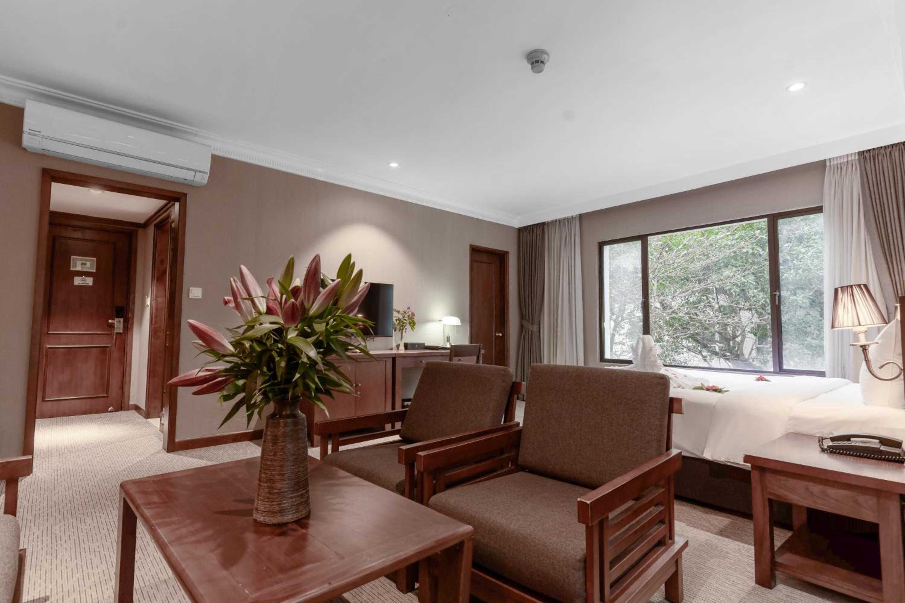 Junior Suite with Park View