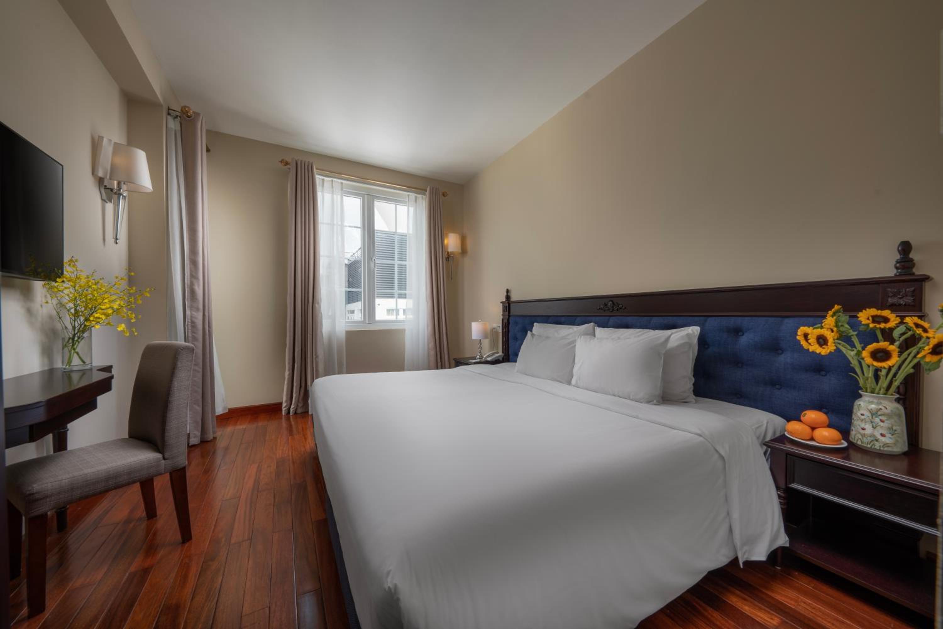 Deluxe Double Room with Windows