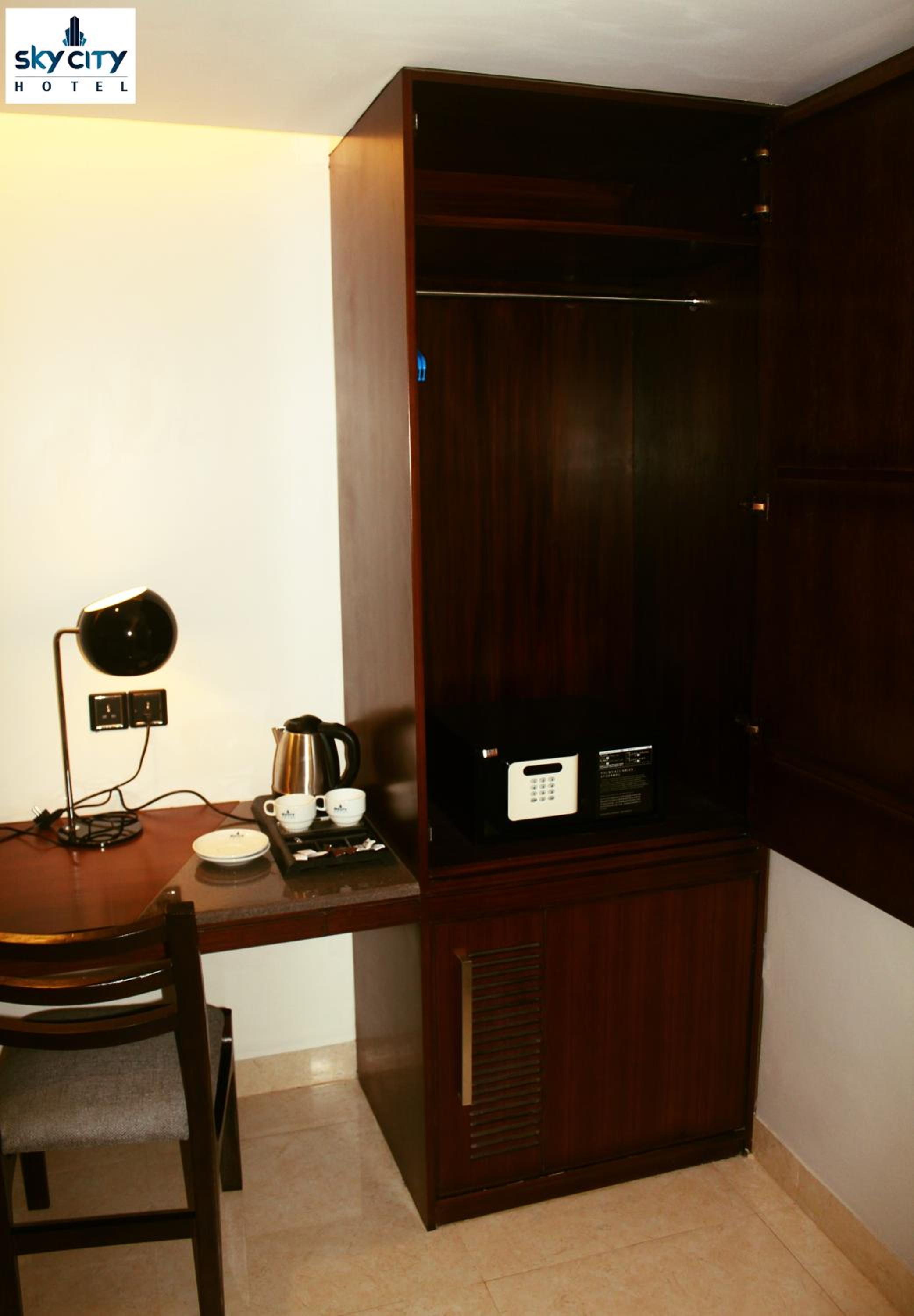Deluxe Double or Twin Room