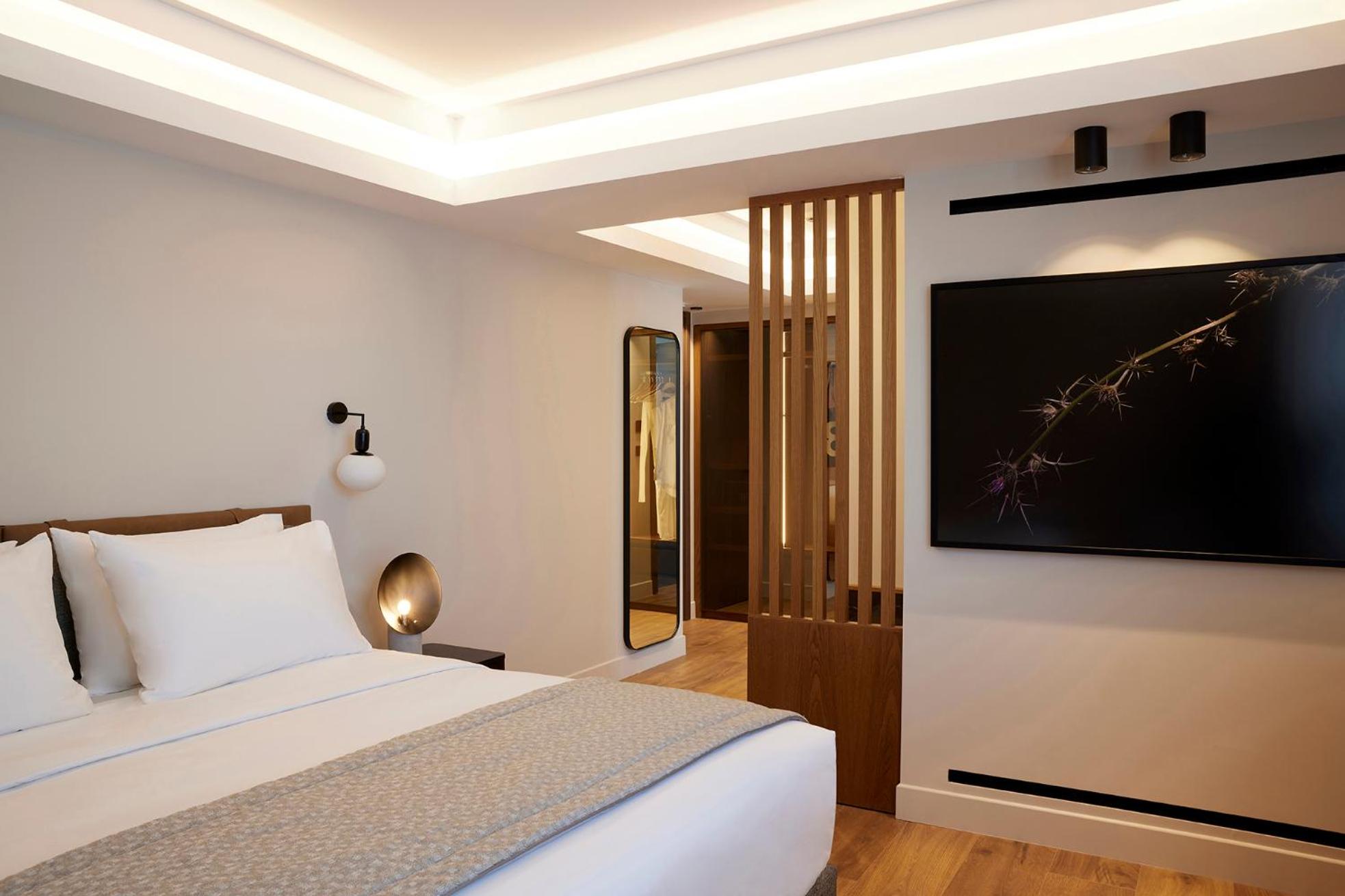 Teight Executive Room