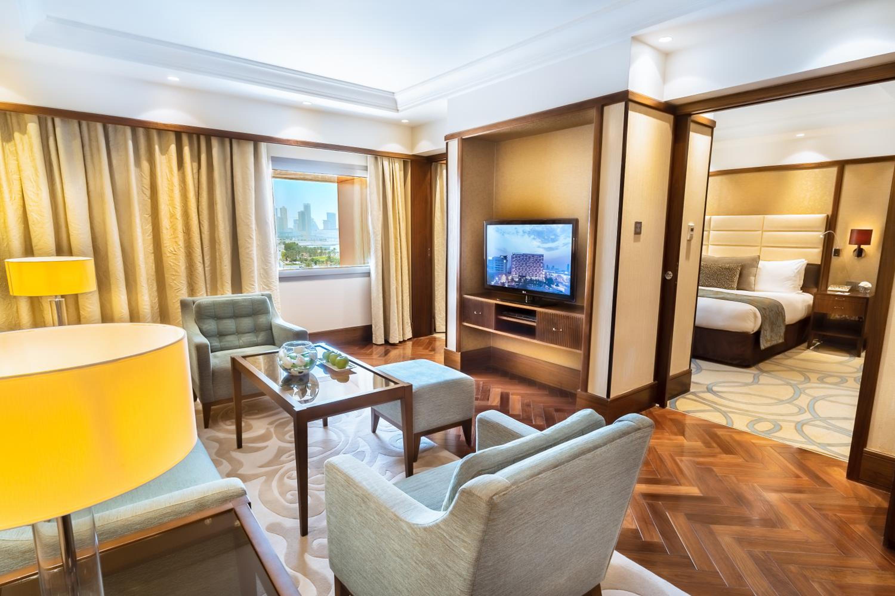 1 King One-Bedroom Suite