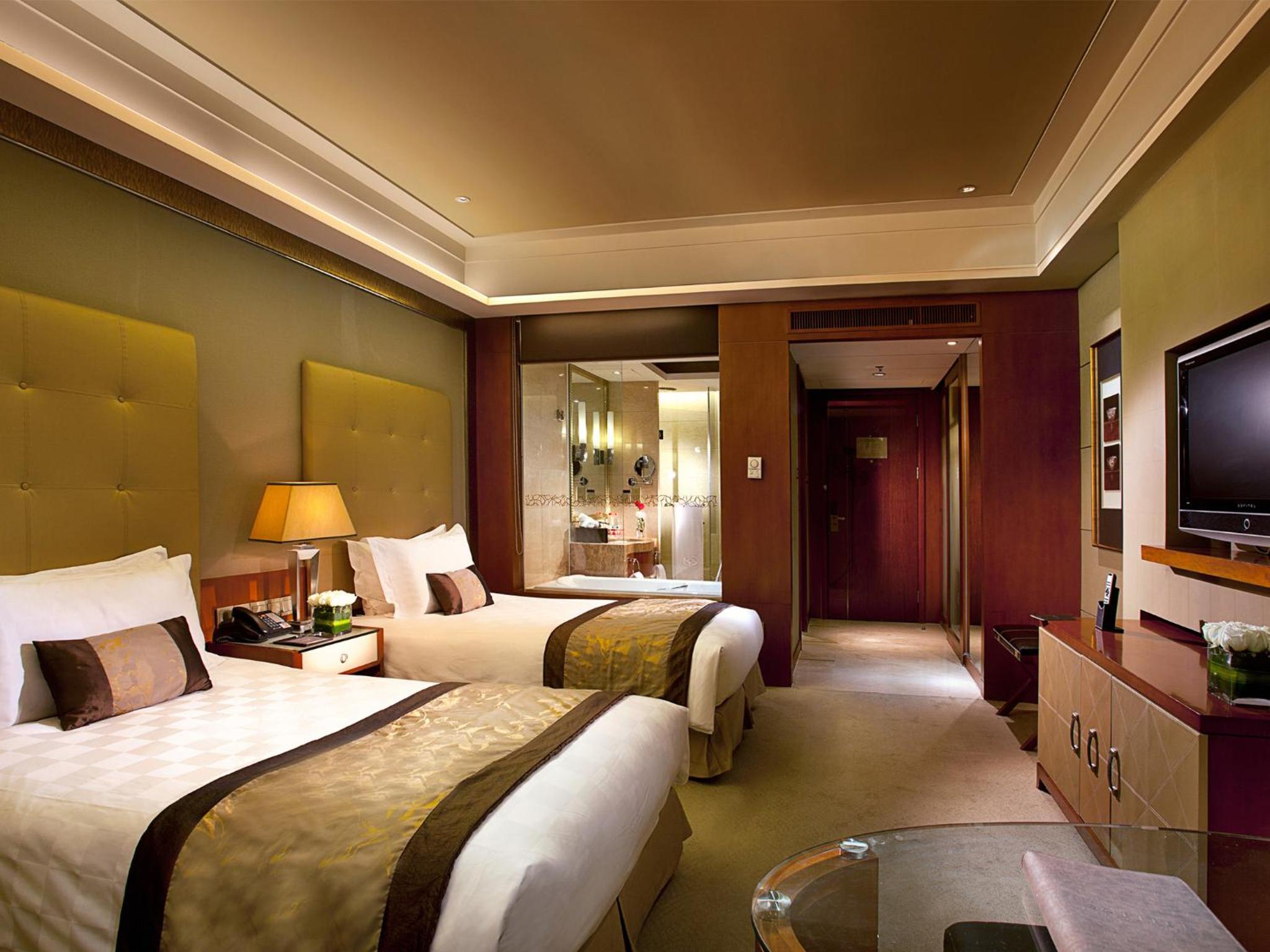 Luxury Room with Twin Bed