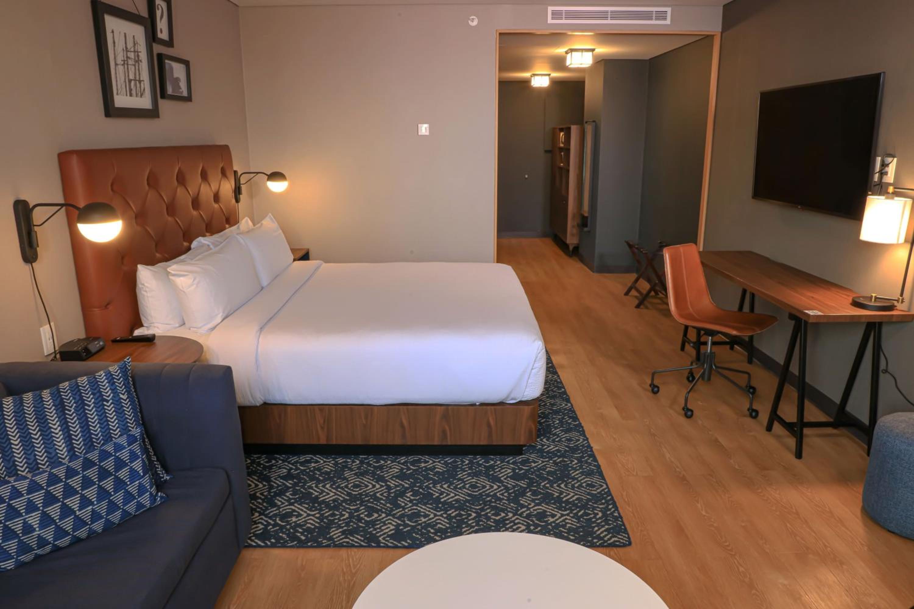 Superior King Room