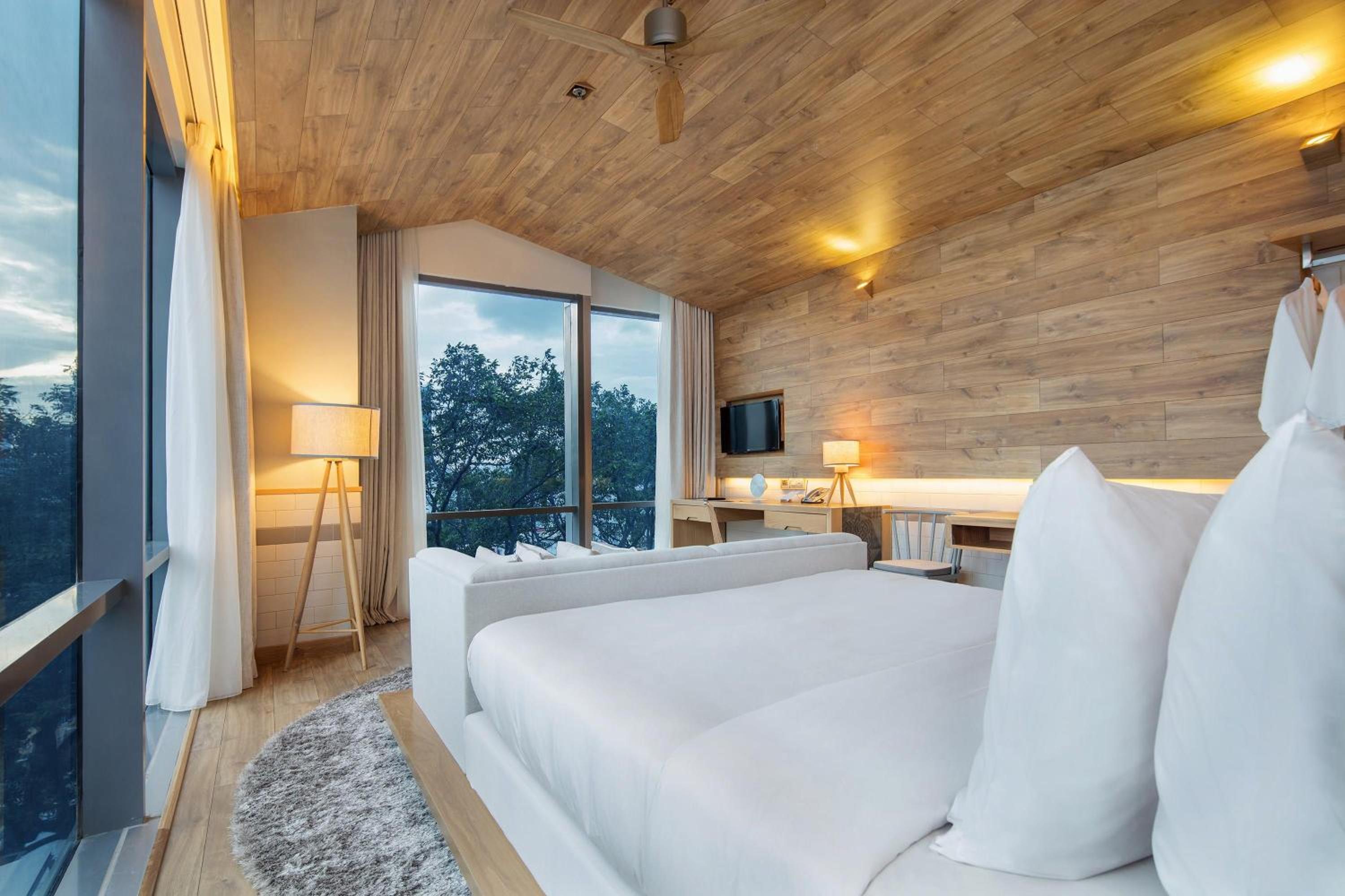 Corner Suite
