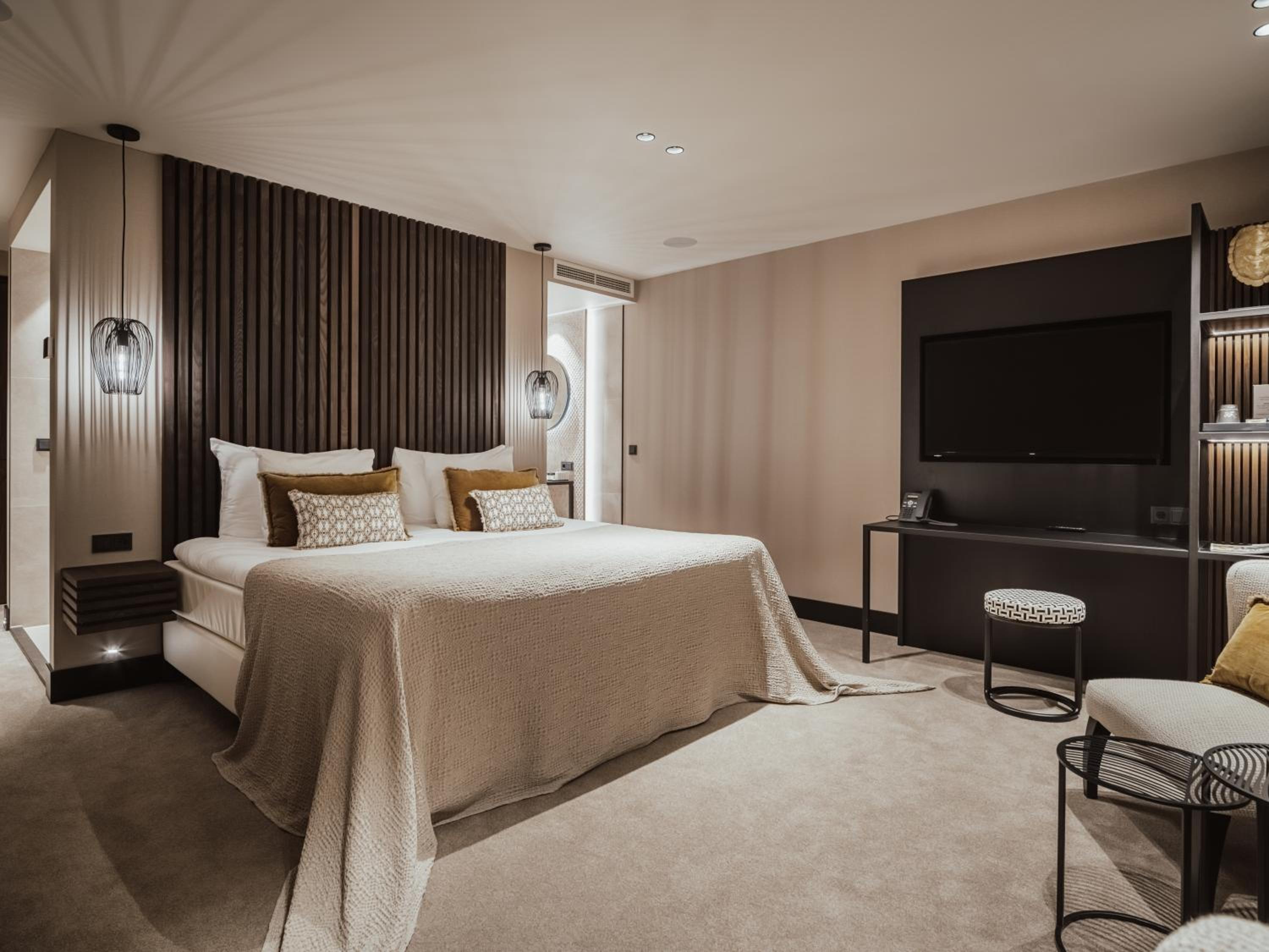 Deluxe Double Room with Bath