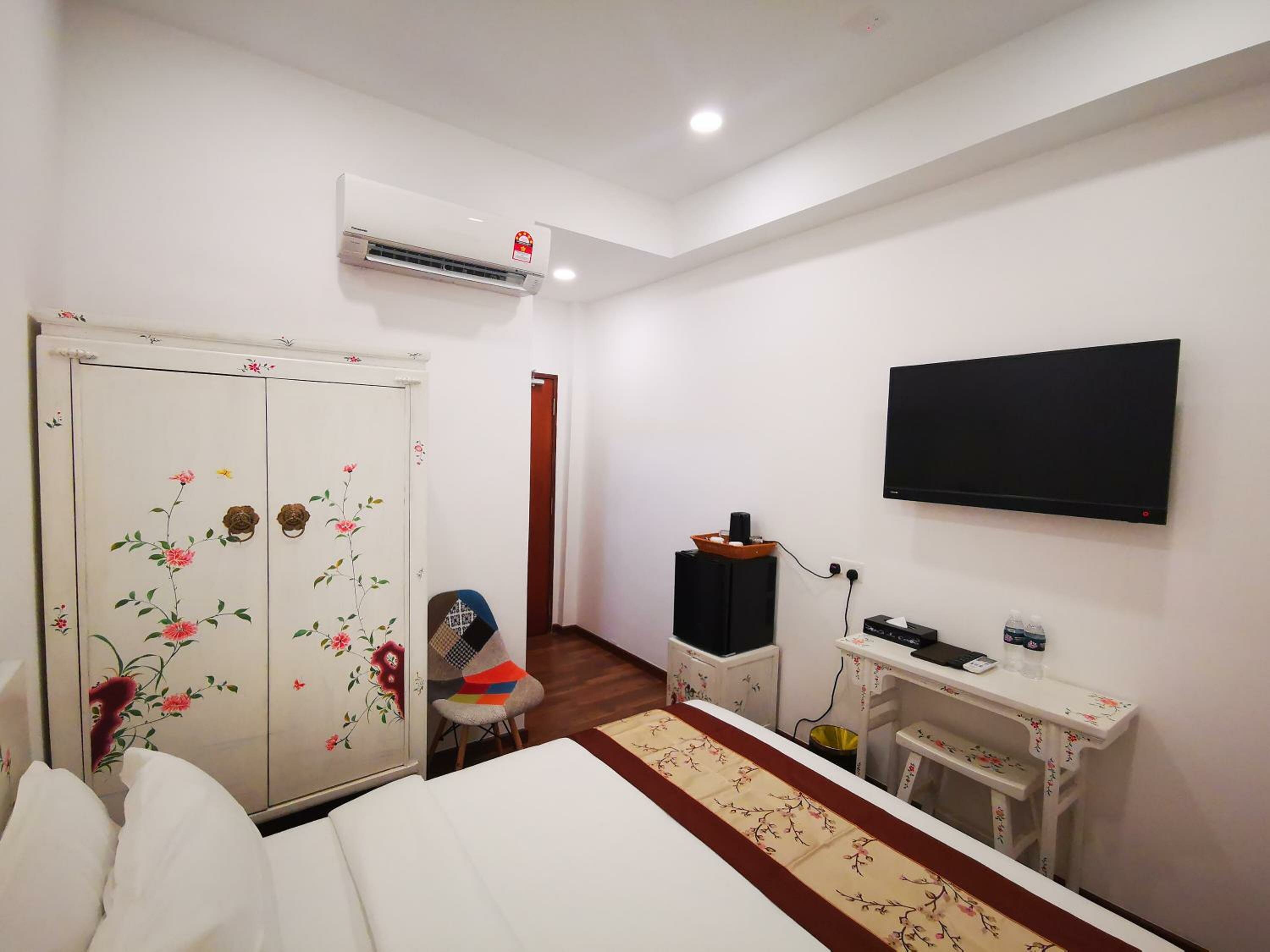 Standard Double Room Windowless