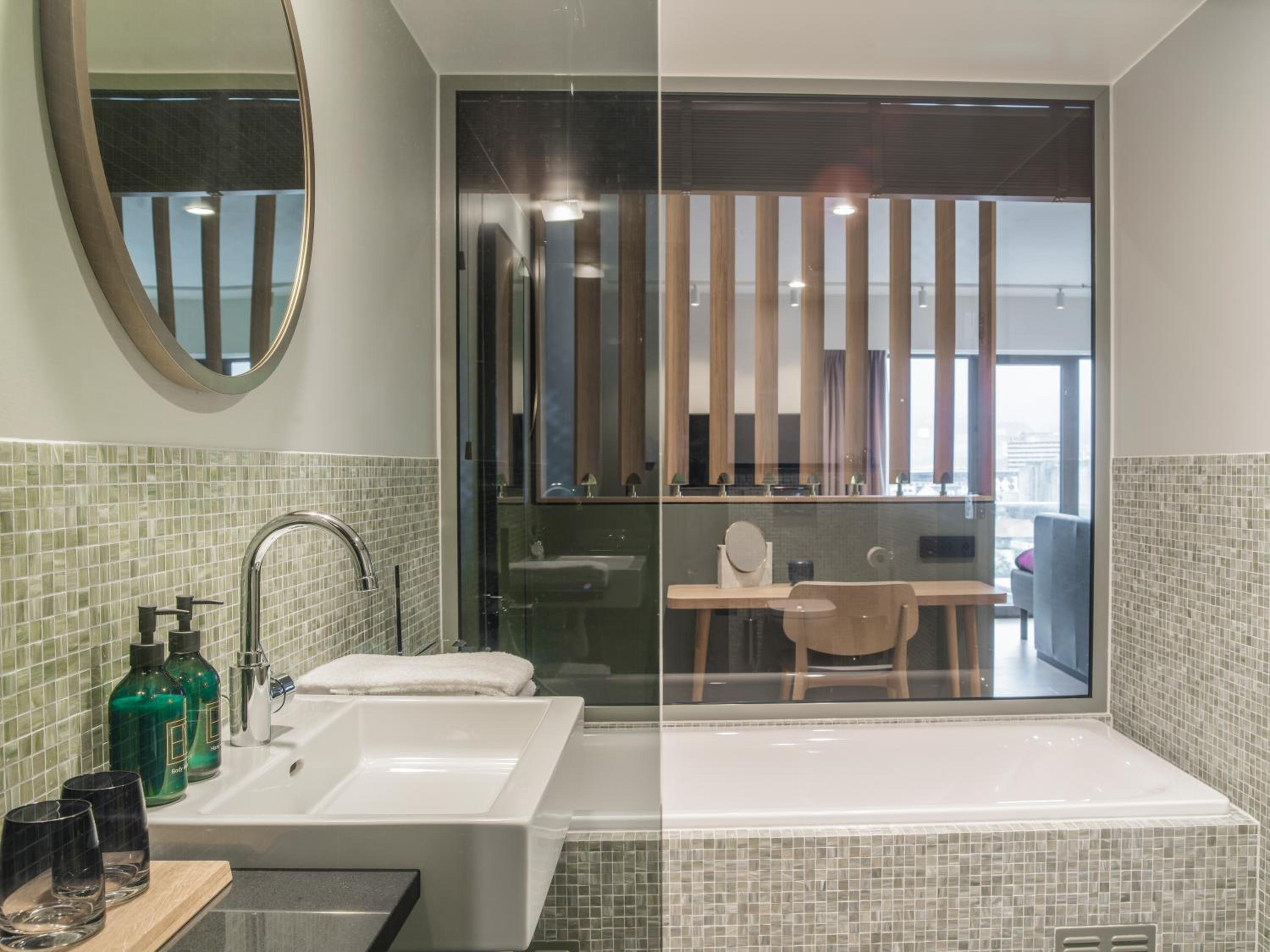 Master Suite with Lake View and Balcony