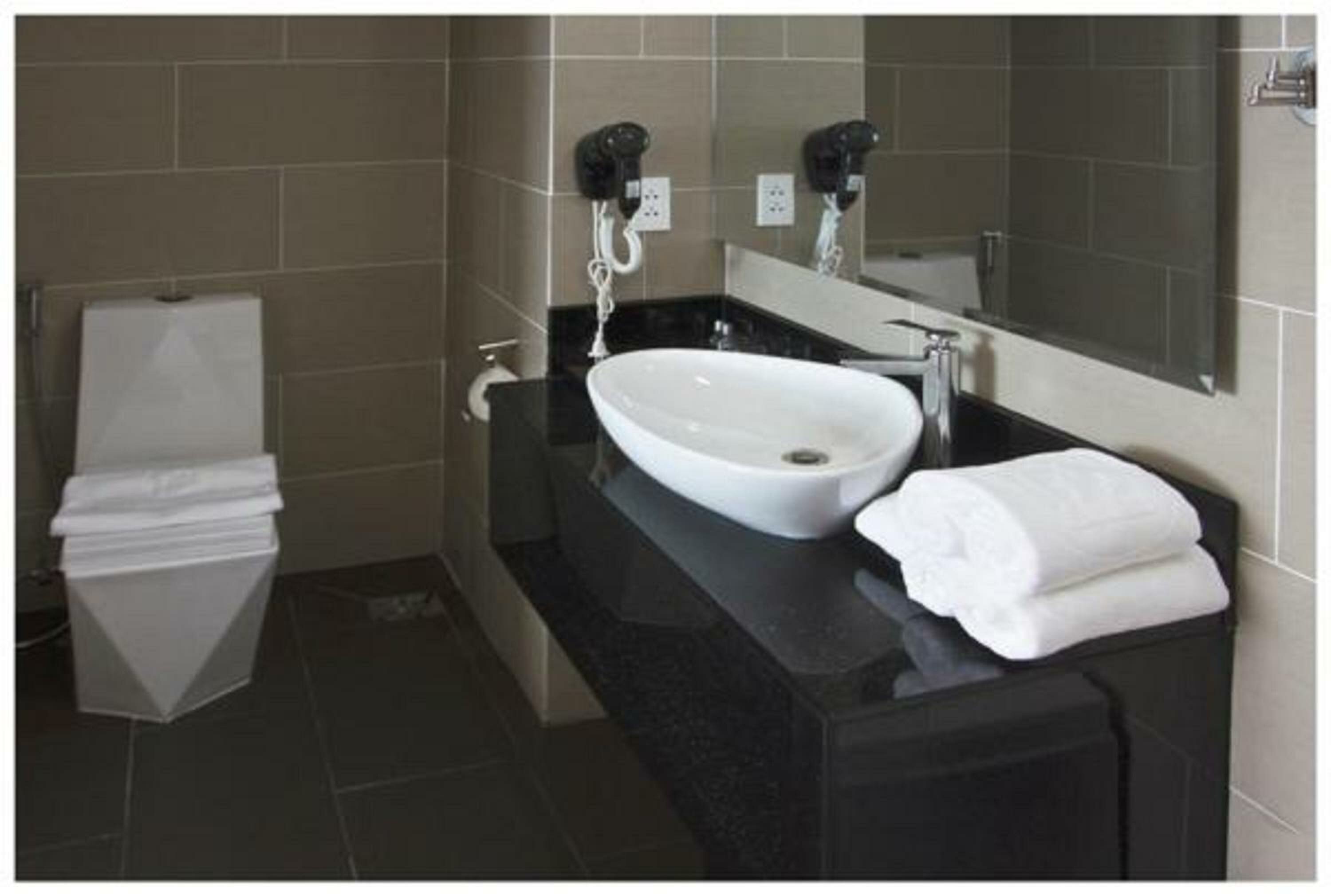 Superior Triple Room with City View