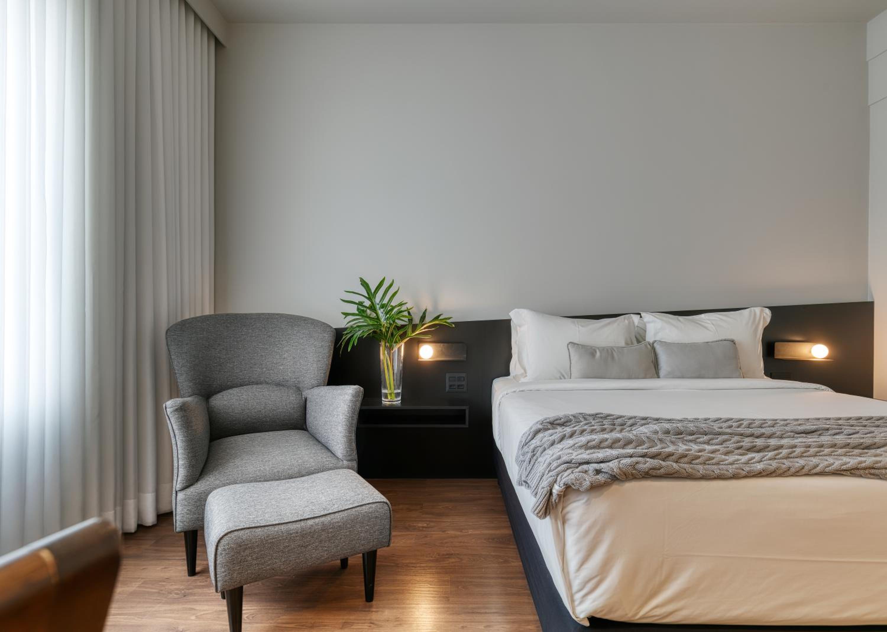 Standard Room with One Double Bed and One Single Bed