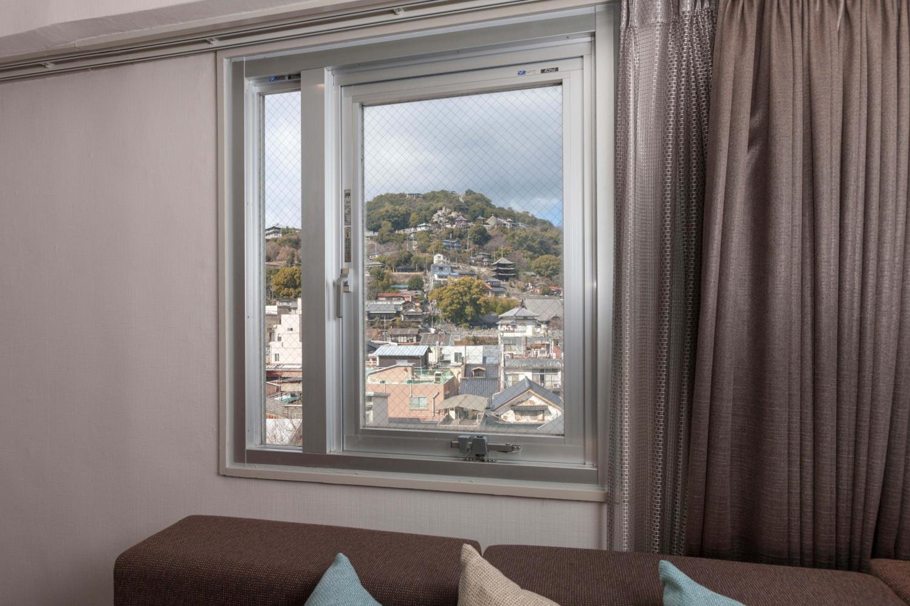 Deluxe Twin Room with Mountain View - Non-Smoking