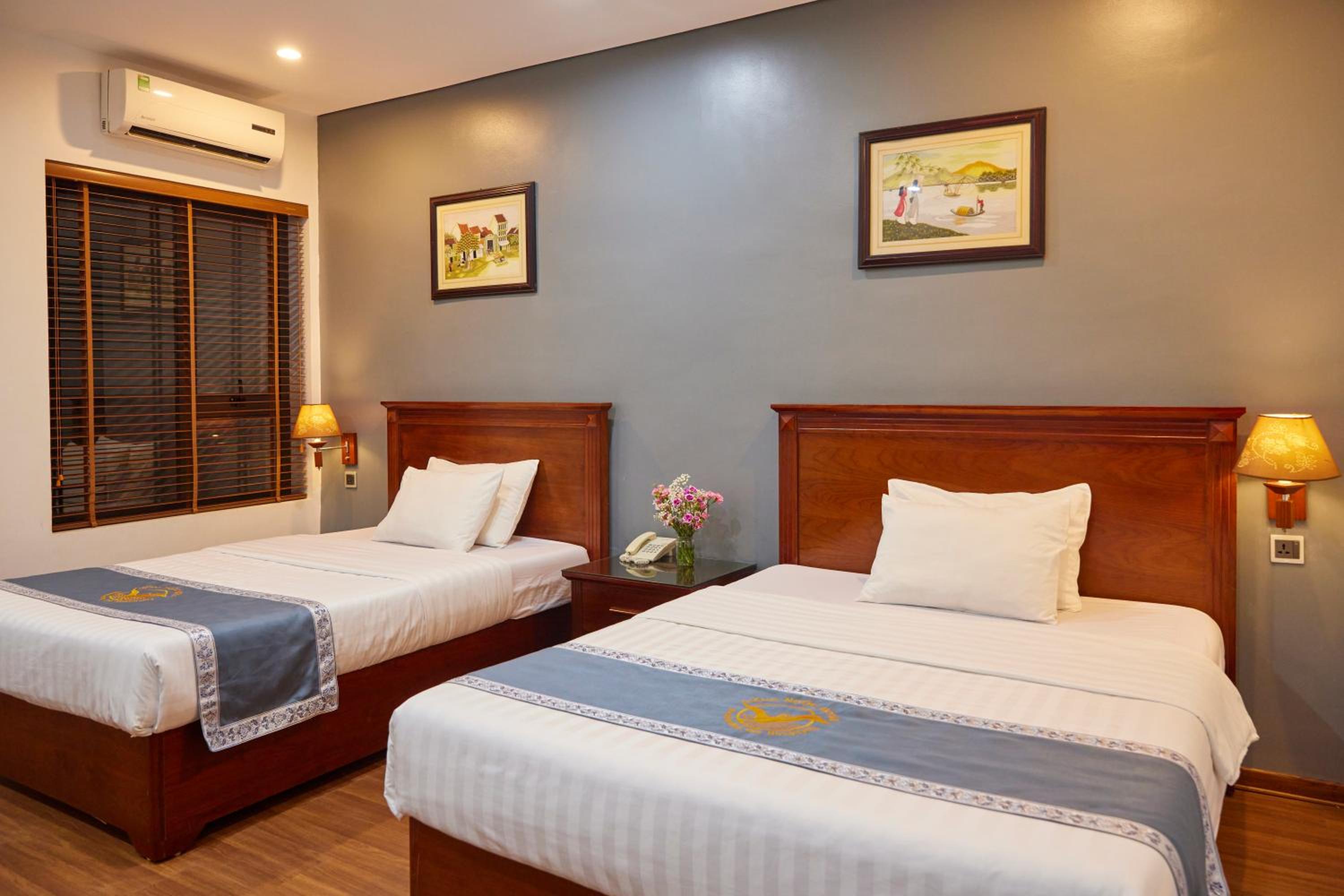 Double or Twin Room with Mountain View