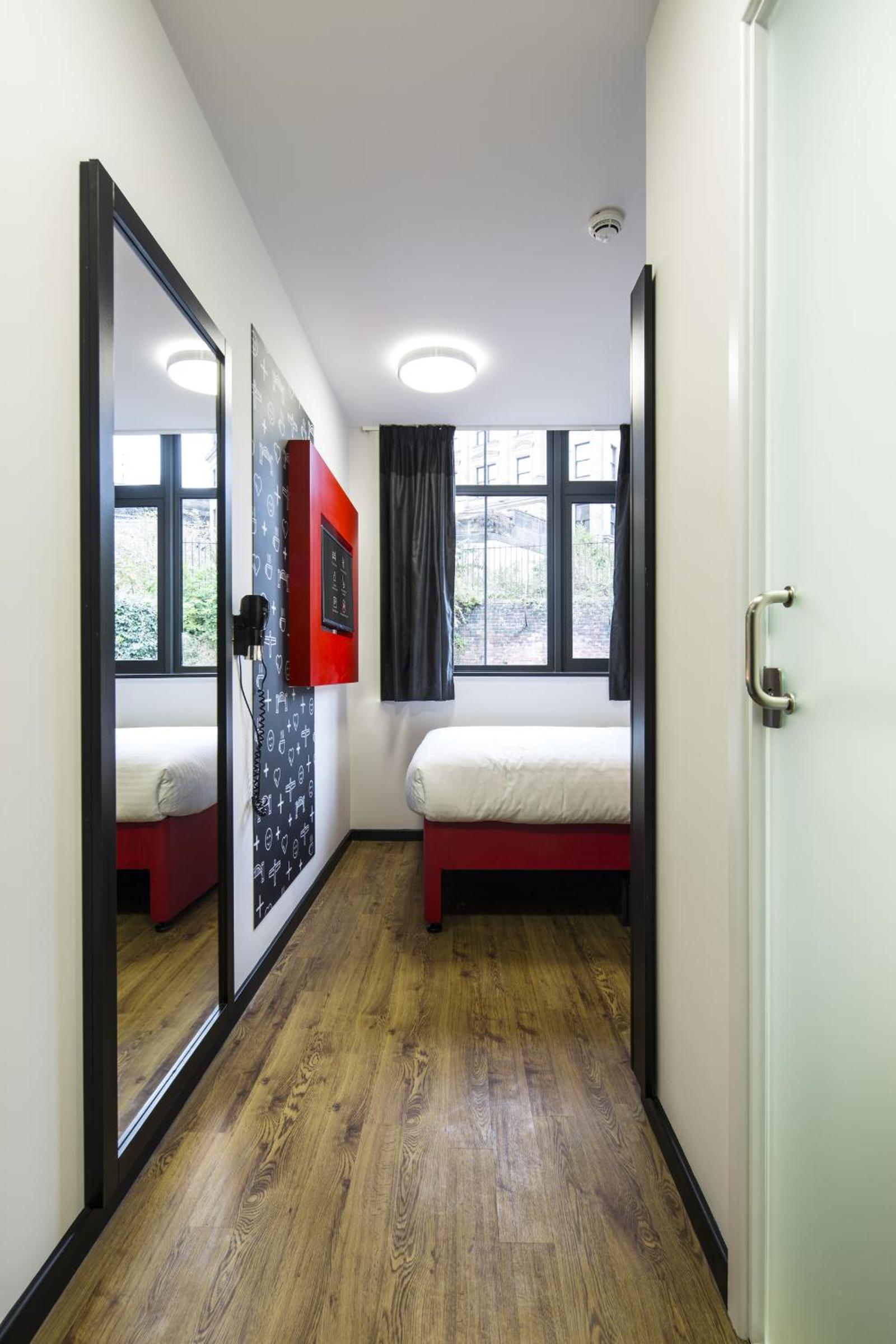 Double Room with Window