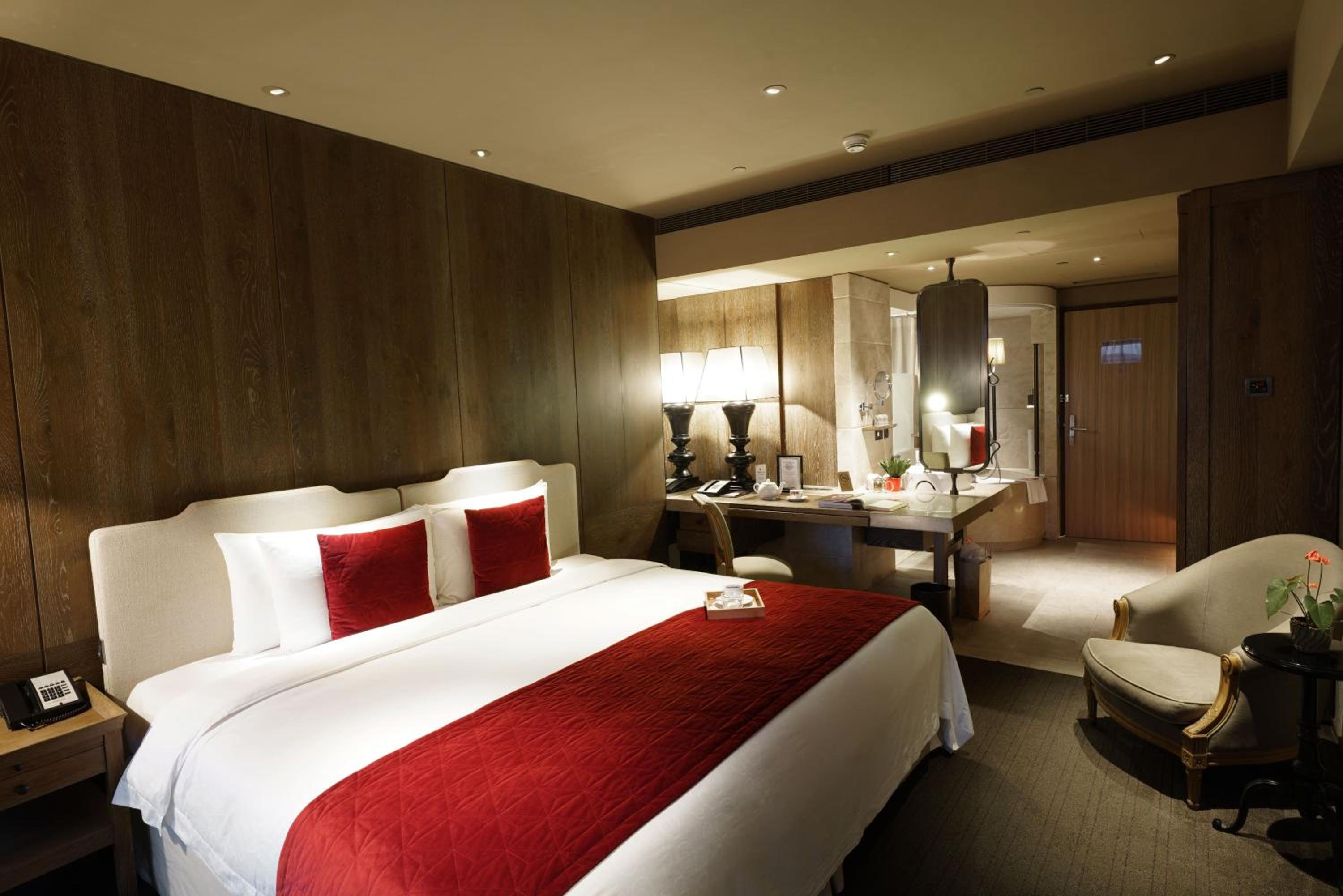 Executive King Room