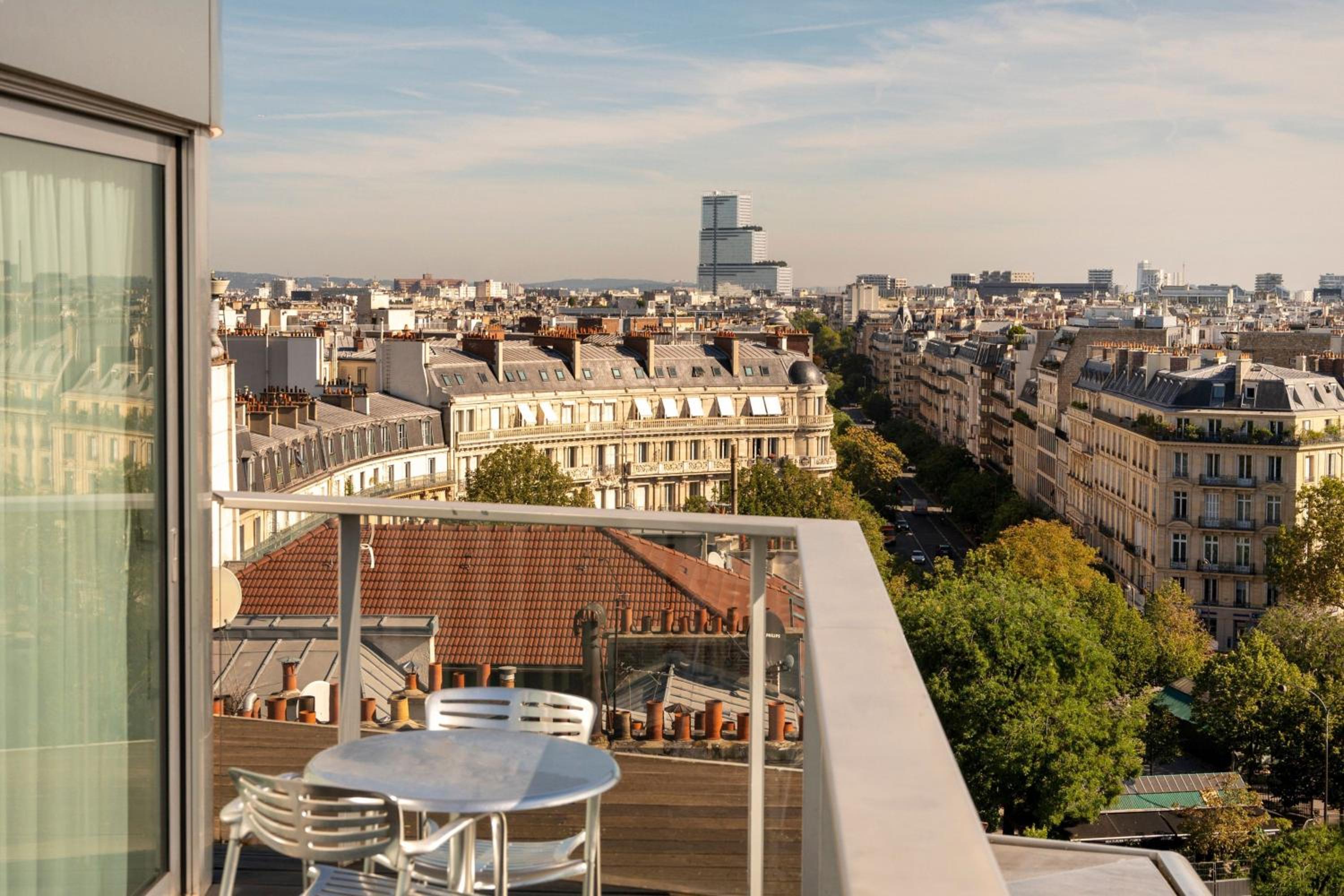 Paris Sky View Terrace Room with Breakfast and Eiffel Tower View