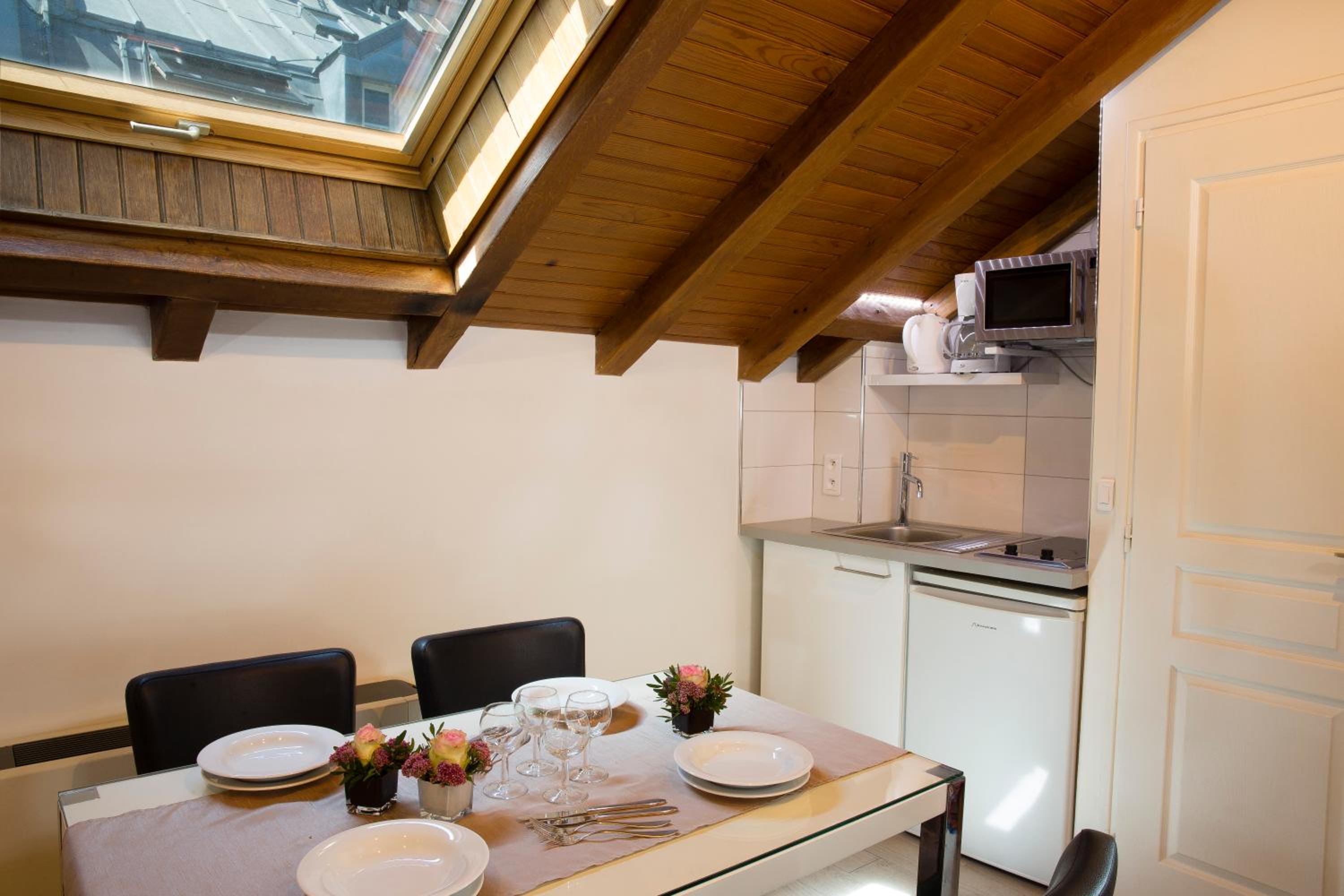 Studio (4 Adults) - Rue de la Sourdière