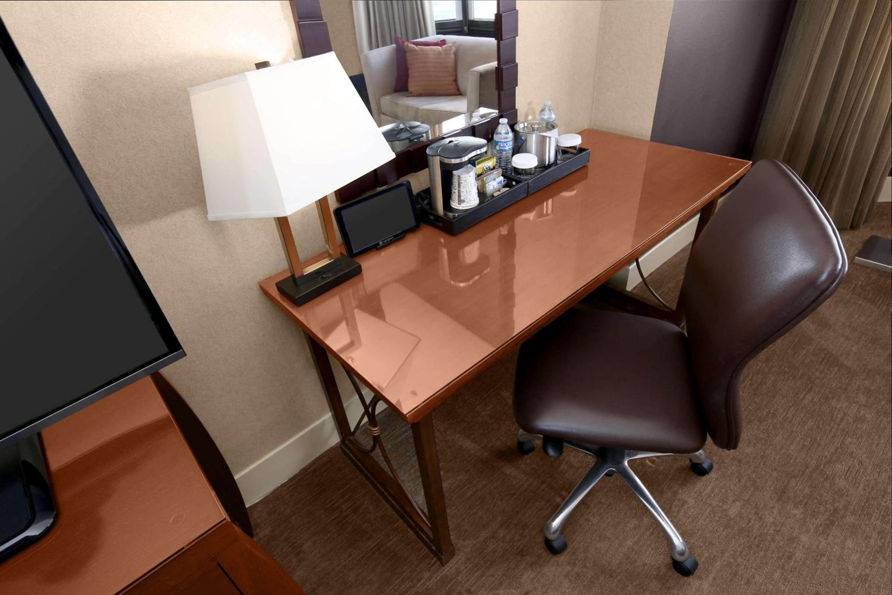 Skyline View - One King Bed