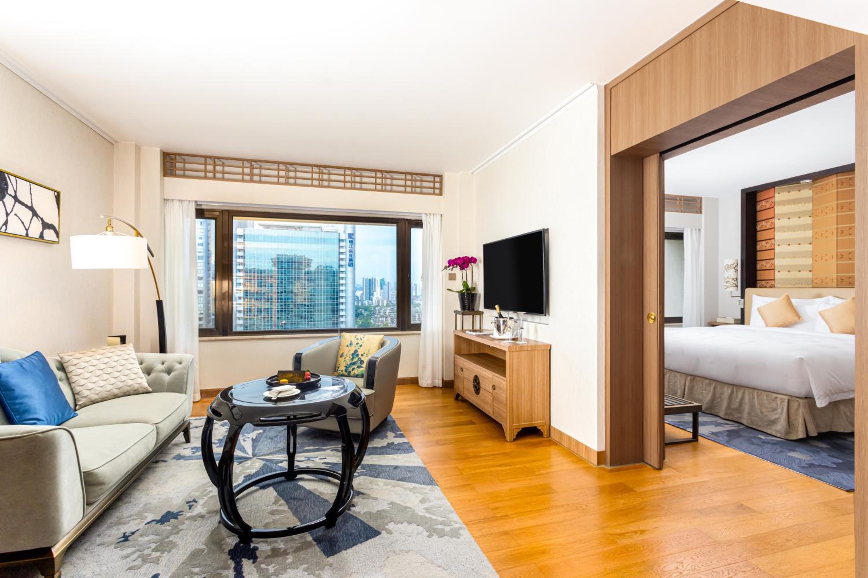 Garden Executive Suite with King Bed