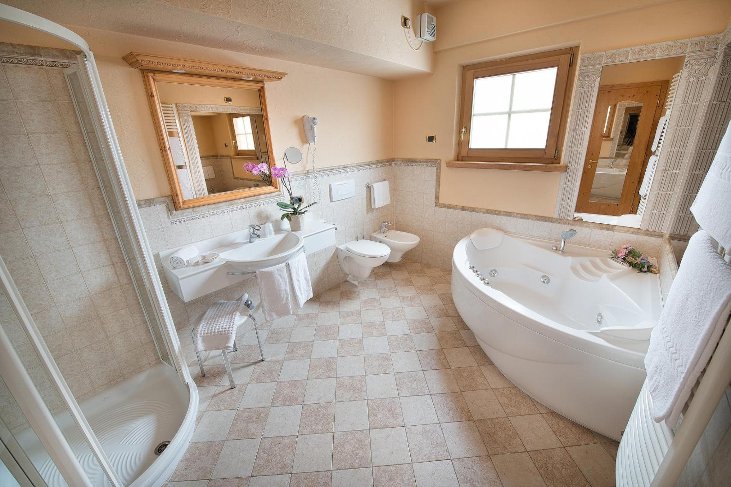 King Suite with Spa Bath