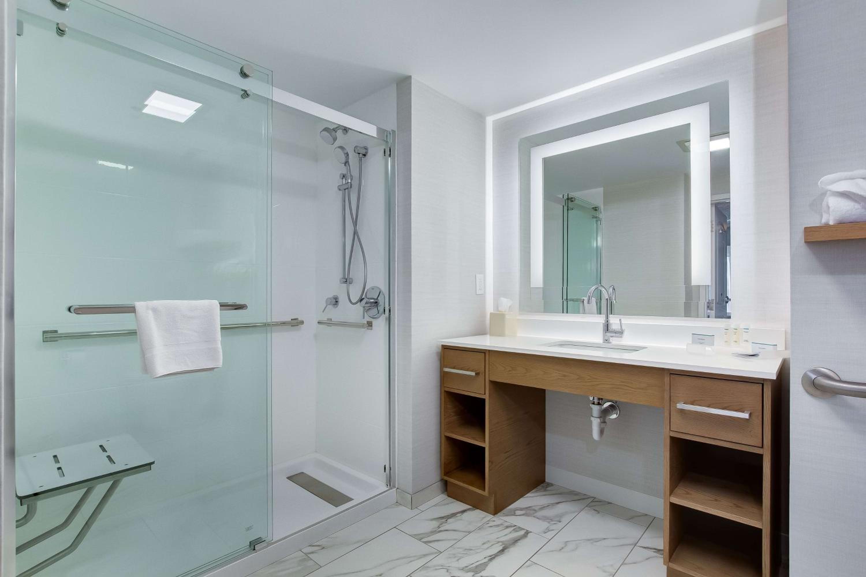 Two Bedroom Suite with One King and Two Queen Beds - Non-Smoking