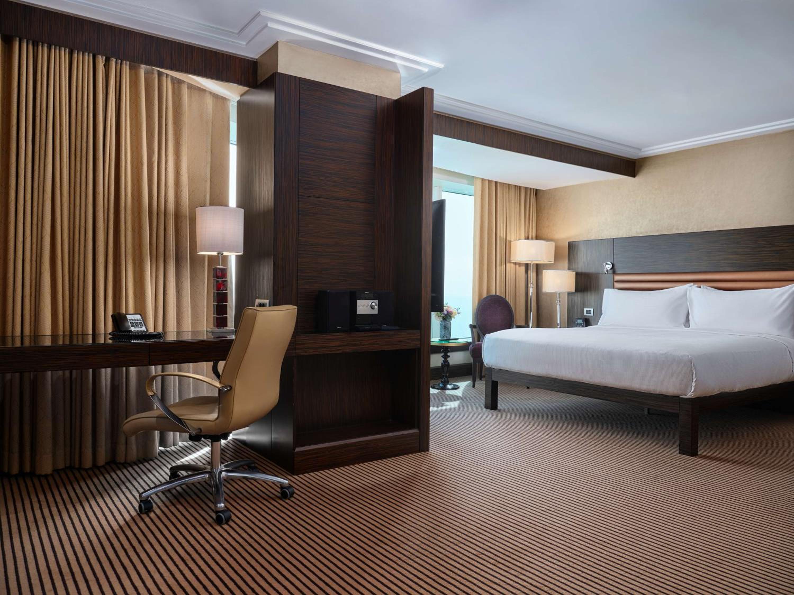 Caspian Suite with Executive Lounge Access