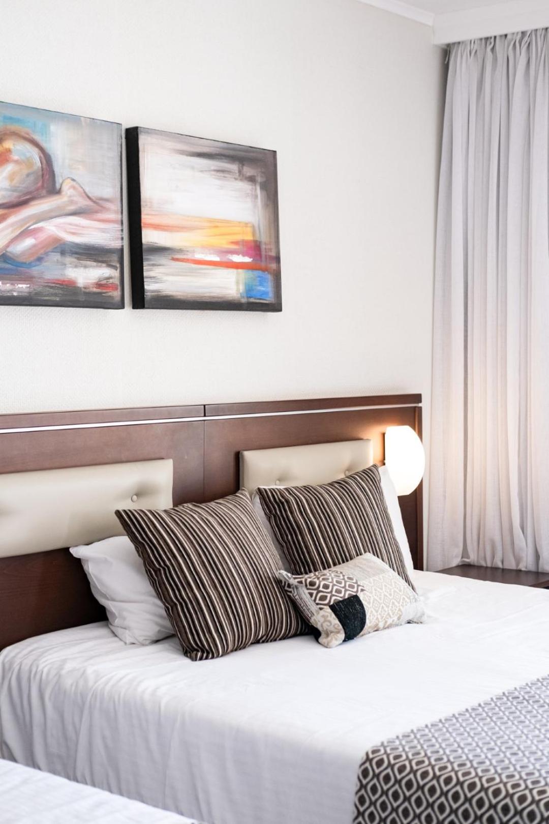 Family Room (2 Adults + 1 Child)