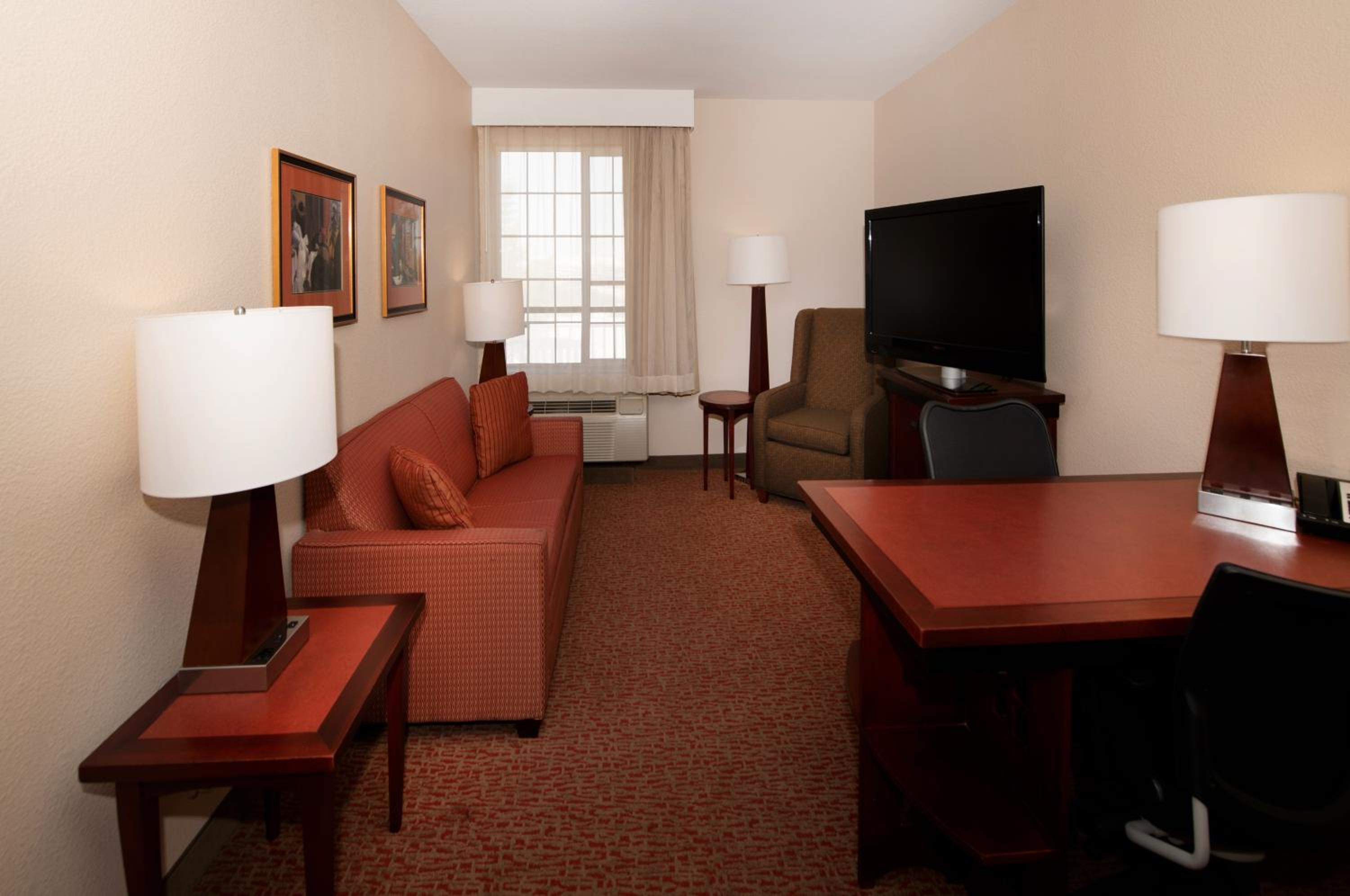 Deluxe King Suite