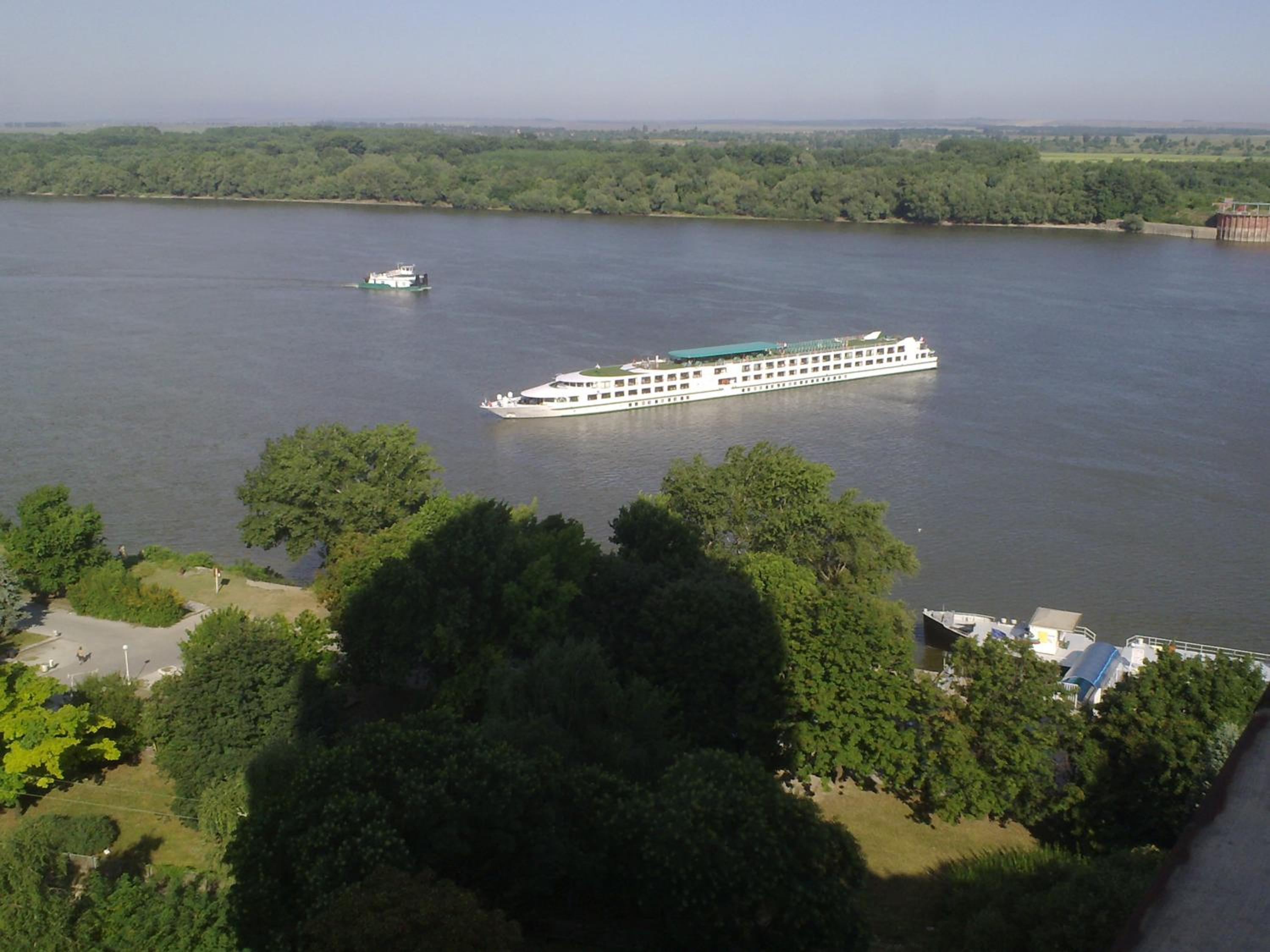 Executive Junior Suite with River View and Free Parking