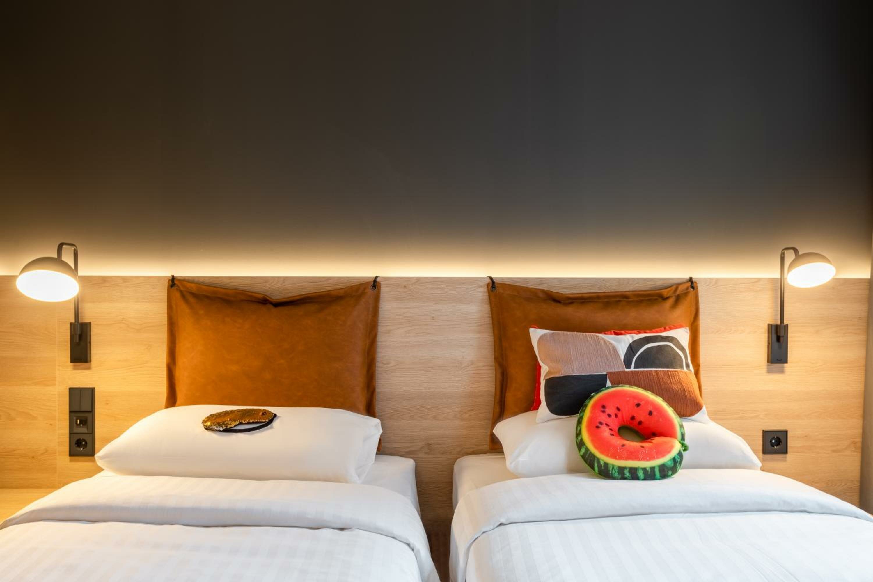 Moxy Twin Sleeper, Guest room, 2 Twin/Single Bed(s)