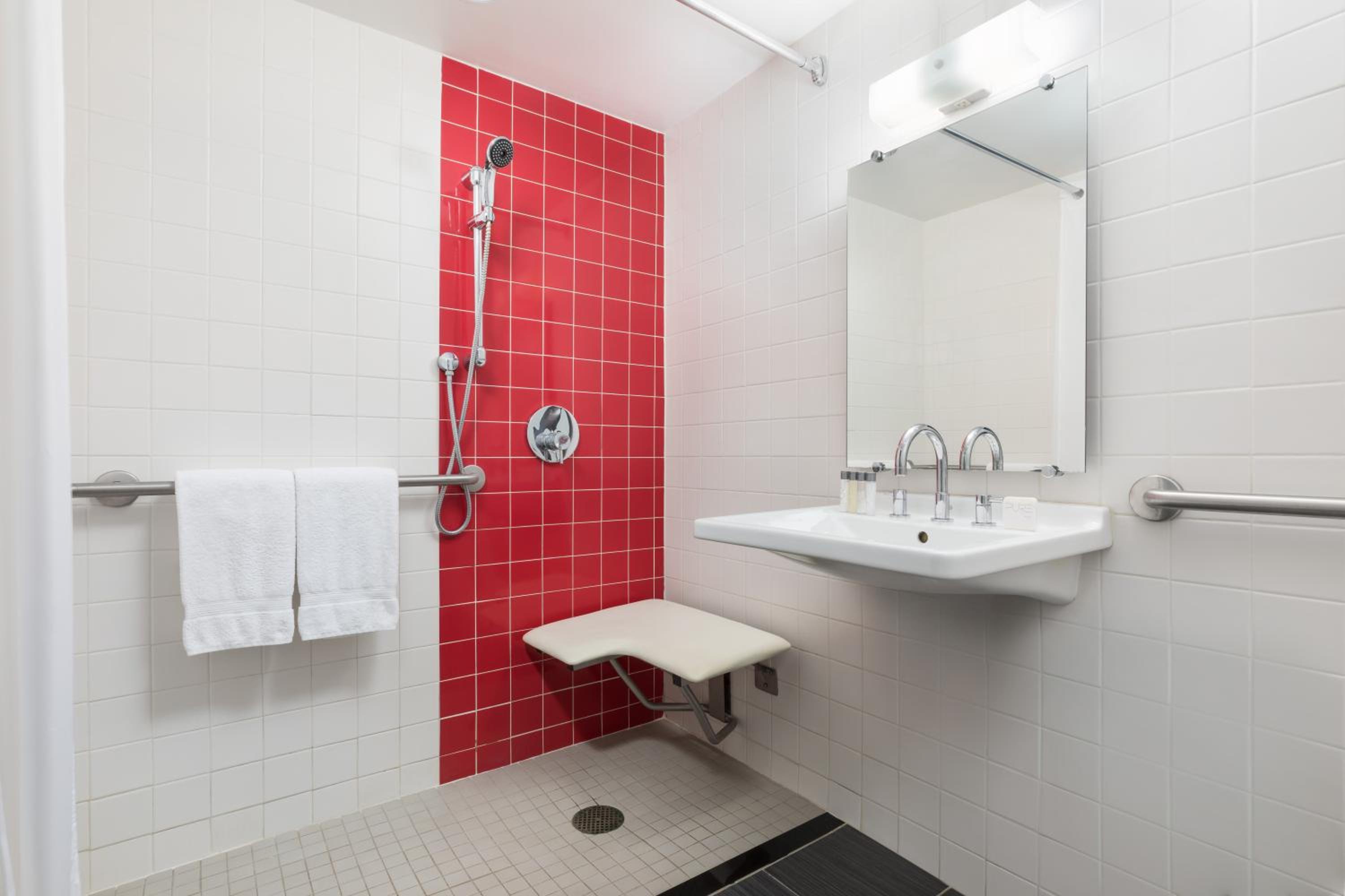 Queen Room - Disability Access