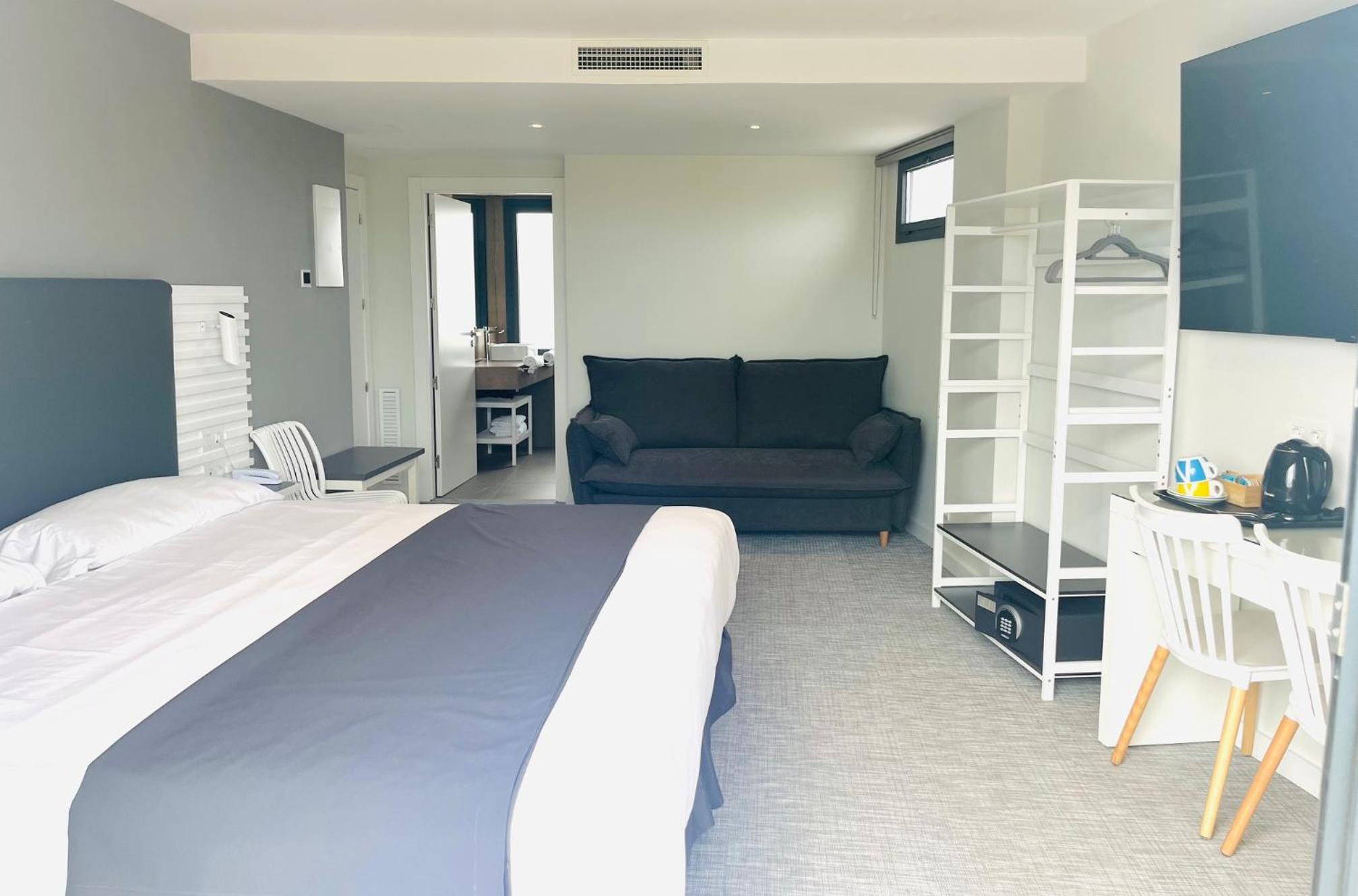 Deluxe Double Room with Bath