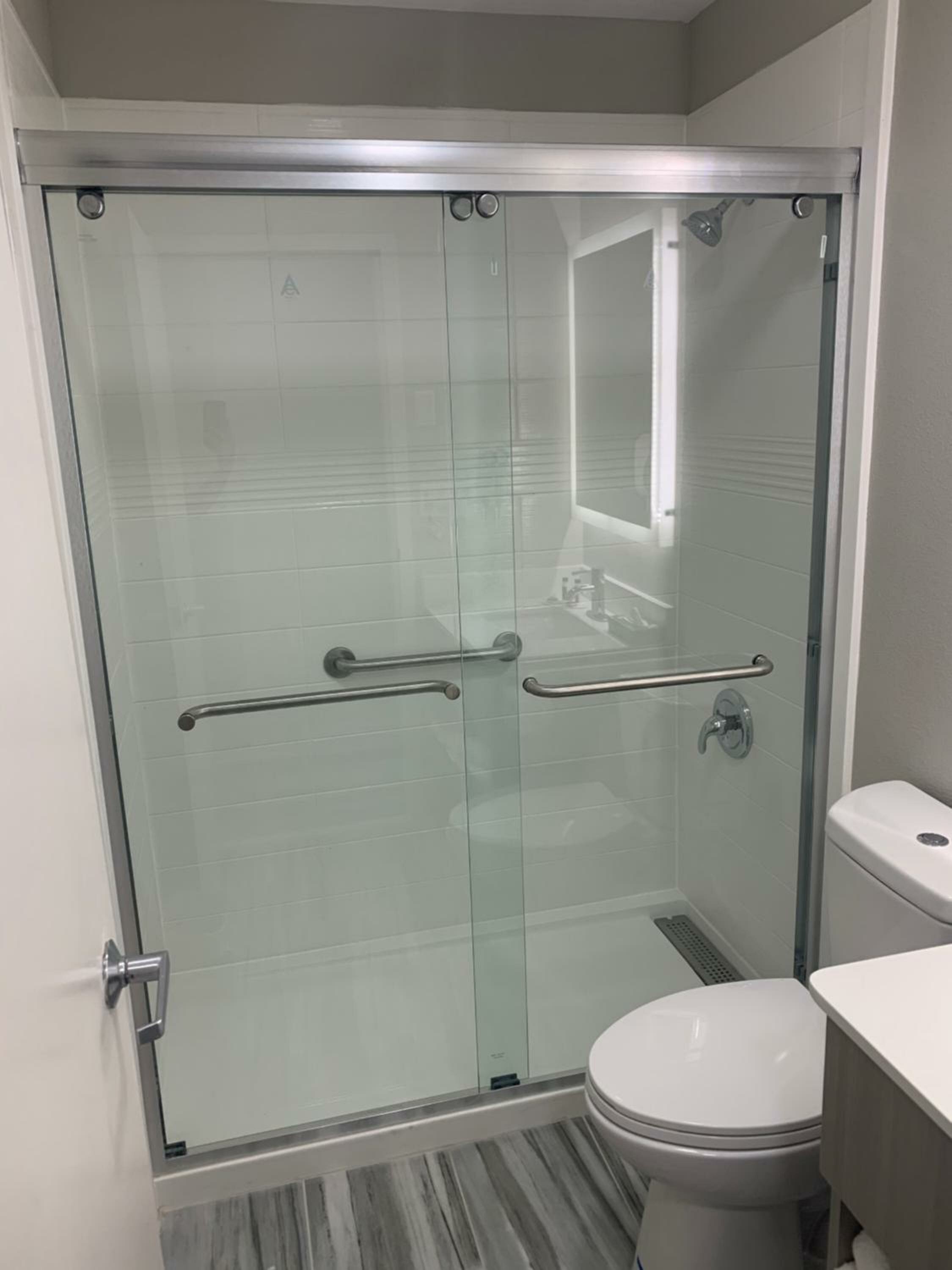 Deluxe King Room - Non-Smoking