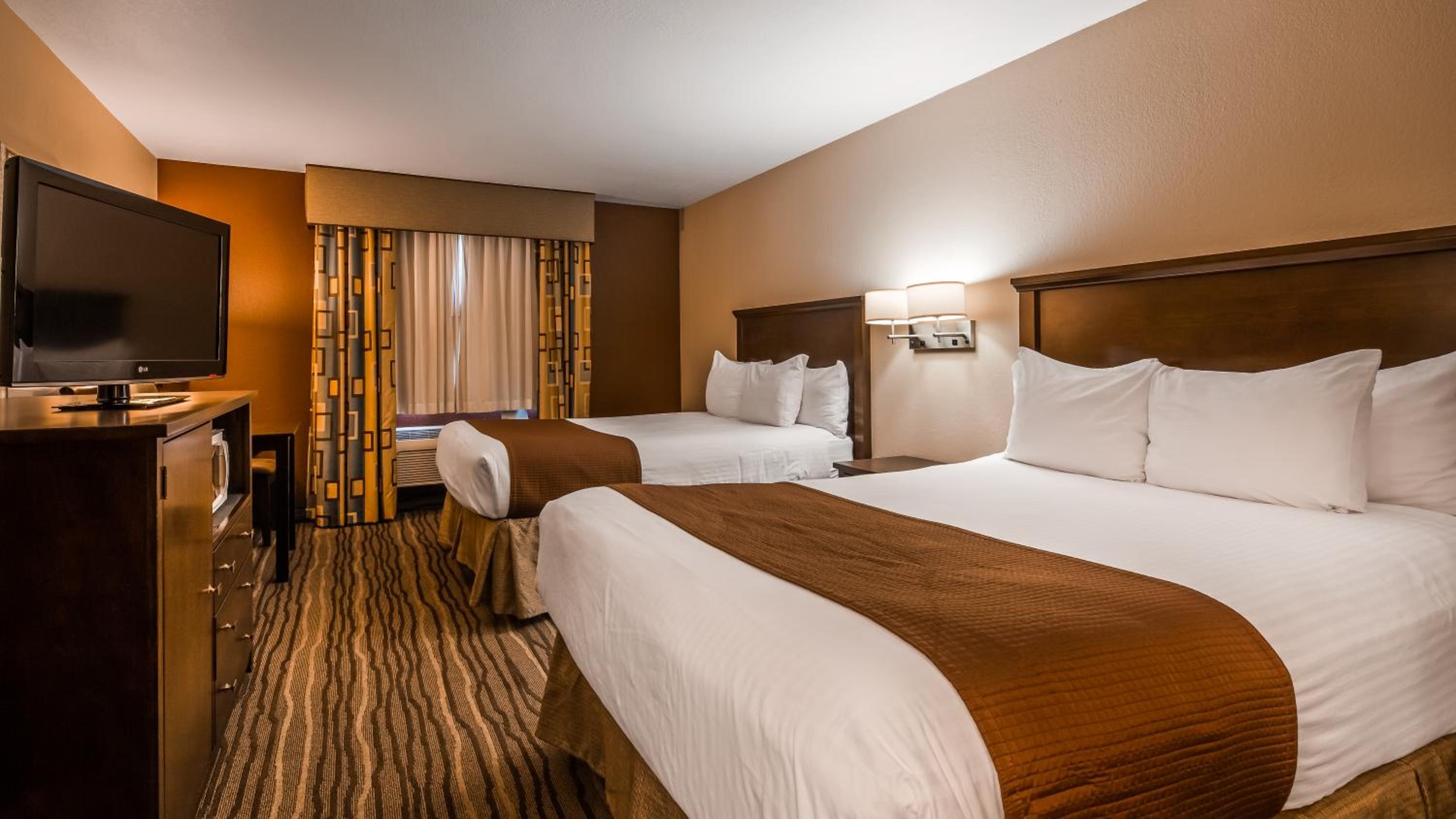 Queen Room with Two Queen Beds - Non-Smoking