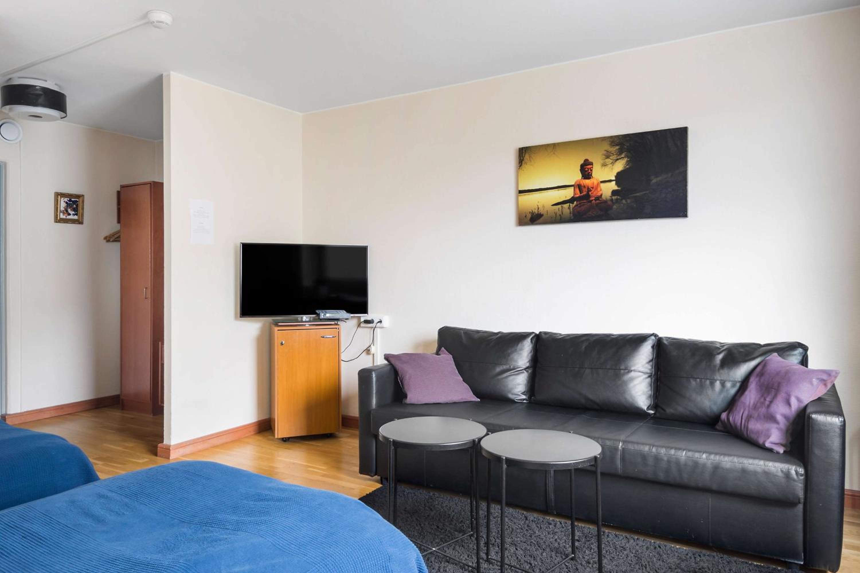 Family Room with Two Single Beds and Sofa Bed - Non-Smoking